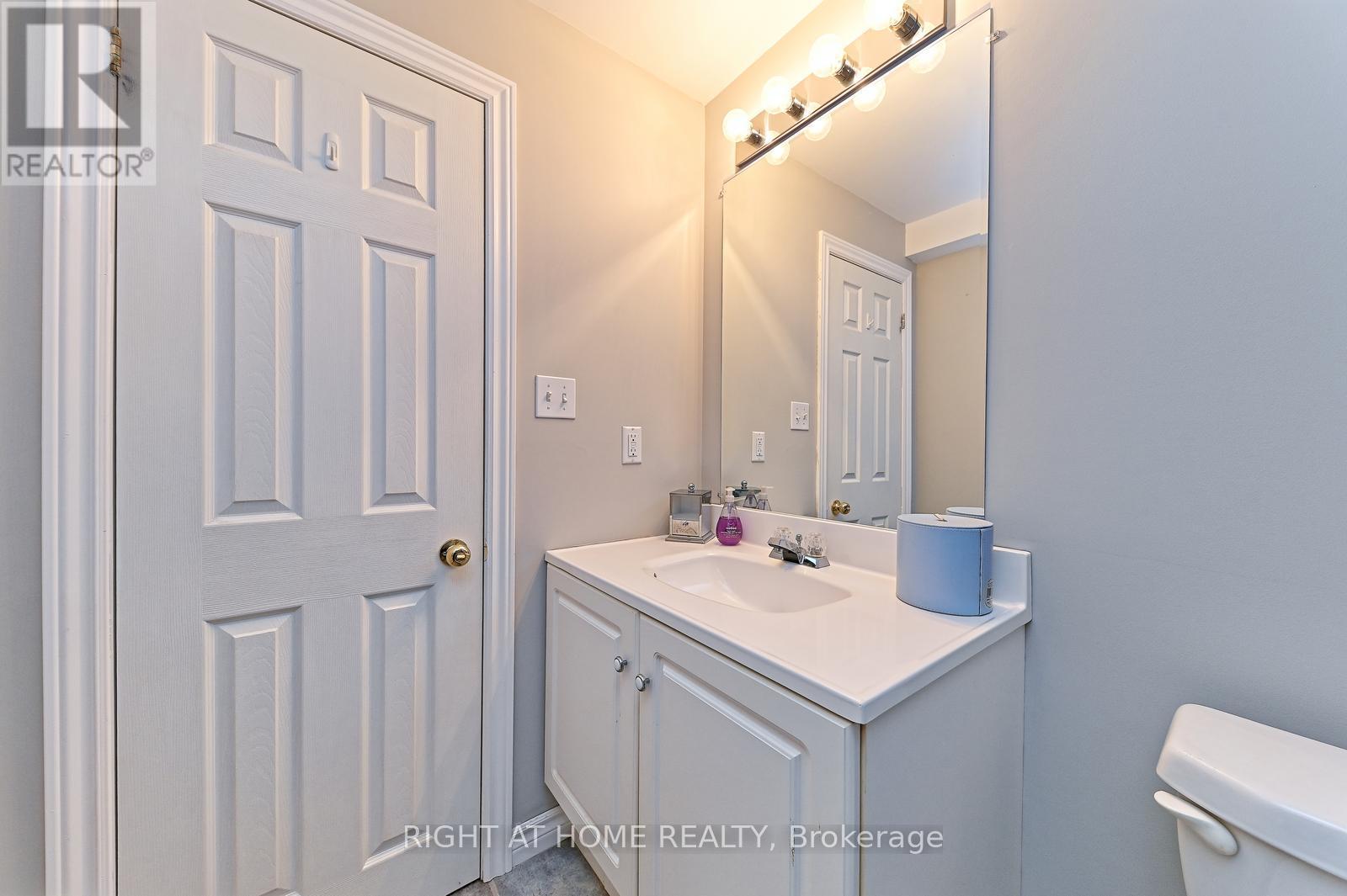 68 Doctor Moore Court, Halton Hills (Ac Acton), Ontario  L7J 3A6 - Photo 27 - W12882386