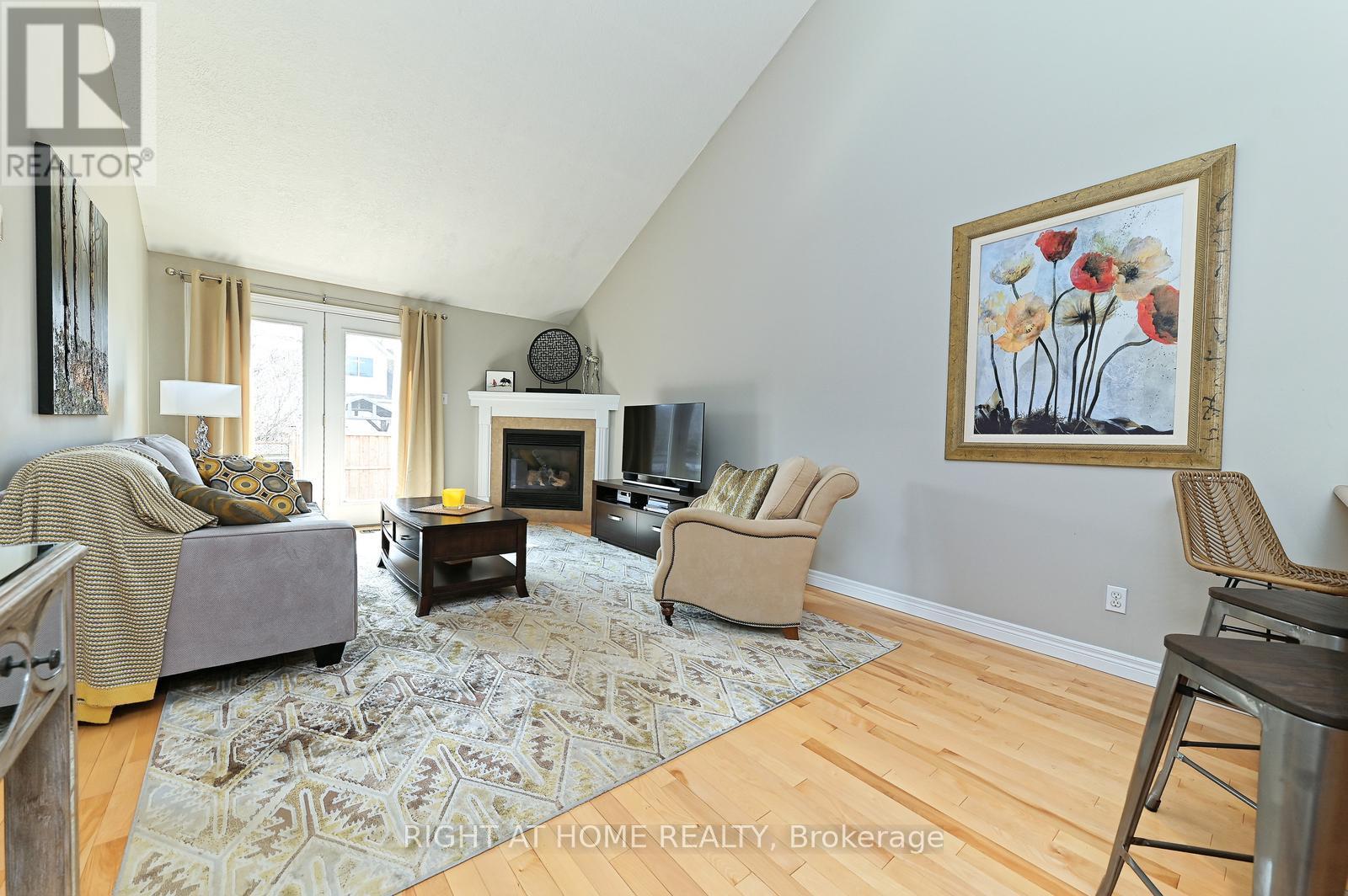 68 Doctor Moore Court, Halton Hills (Ac Acton), Ontario  L7J 3A6 - Photo 7 - W12882386