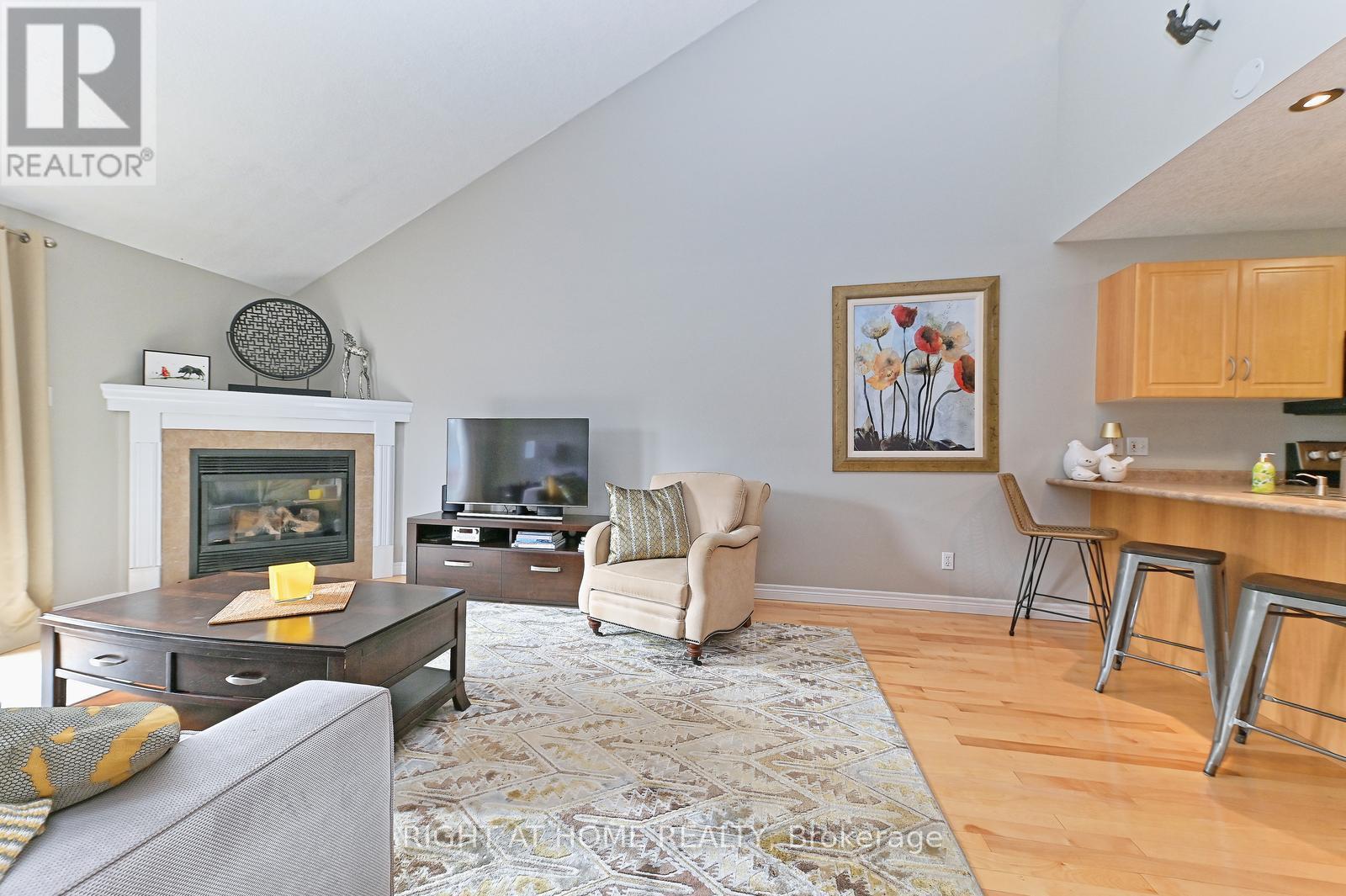 68 Doctor Moore Court, Halton Hills (Ac Acton), Ontario  L7J 3A6 - Photo 8 - W12882386