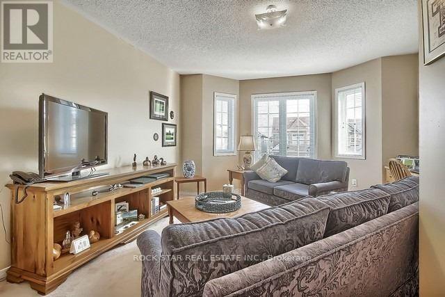 33 Chetholme Place, Halton Hills (Georgetown), Ontario  L7G 0B5 - Photo 3 - W12882392