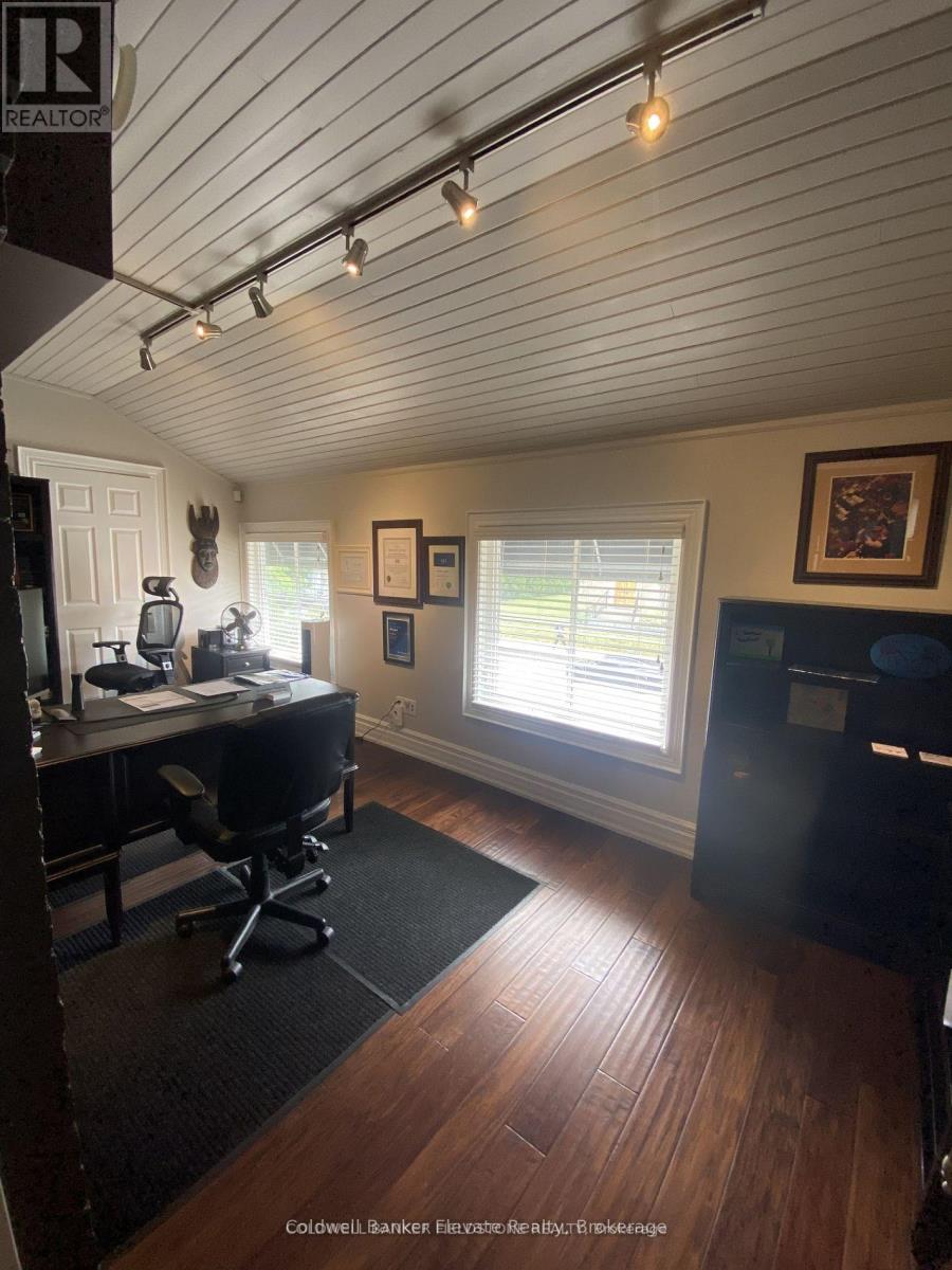 115 Main Street S, Halton Hills (Georgetown), Ontario  L7G 3H5 - Photo 15 - W12886488