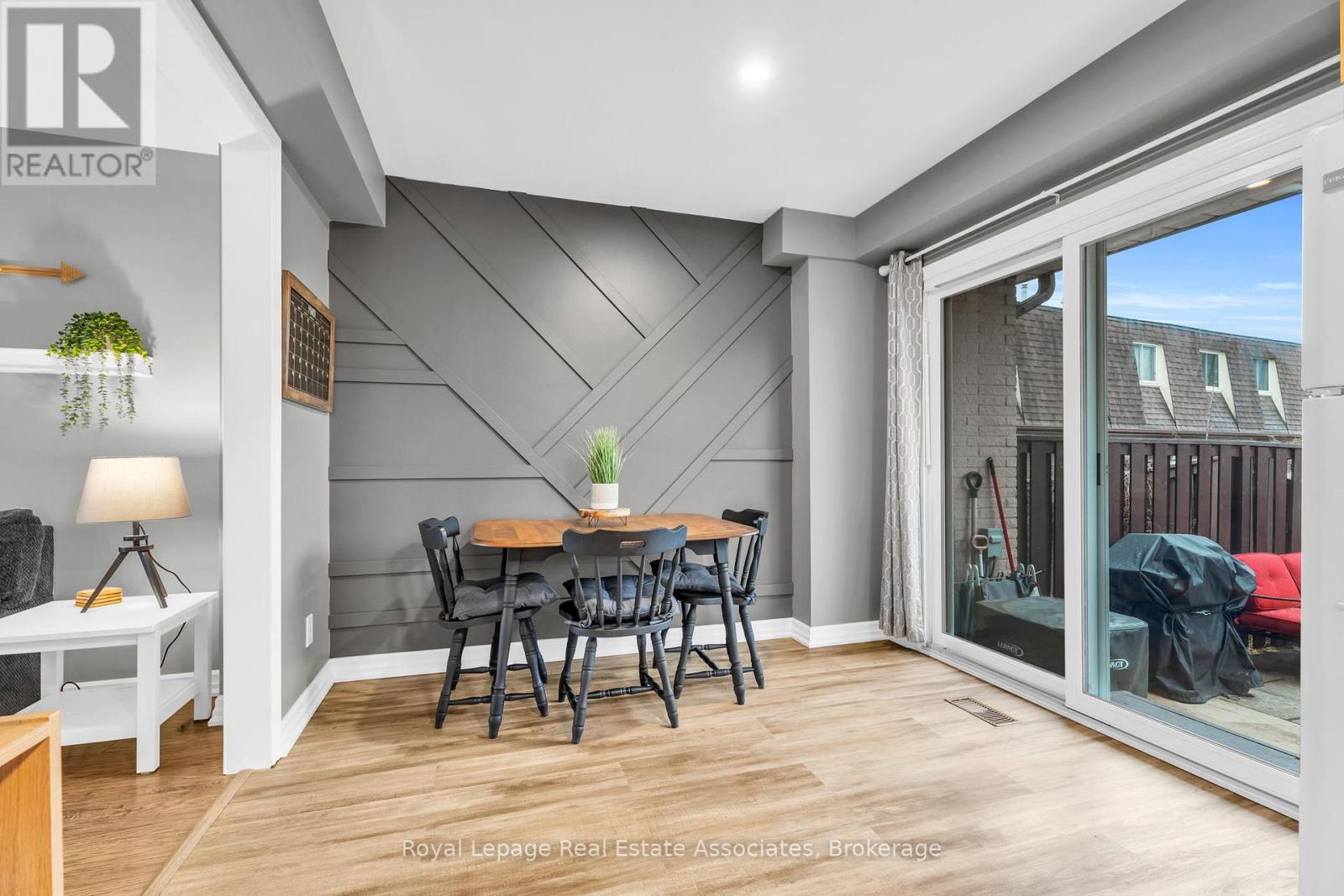 31 - 20 Mountainview Road S, Halton Hills (Georgetown), Ontario  L7G 4K3 - Photo 10 - W12886620