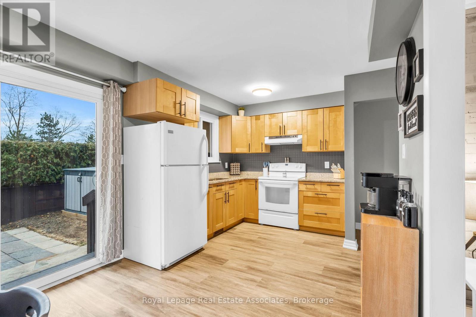 31 - 20 Mountainview Road S, Halton Hills (Georgetown), Ontario  L7G 4K3 - Photo 11 - W12886620