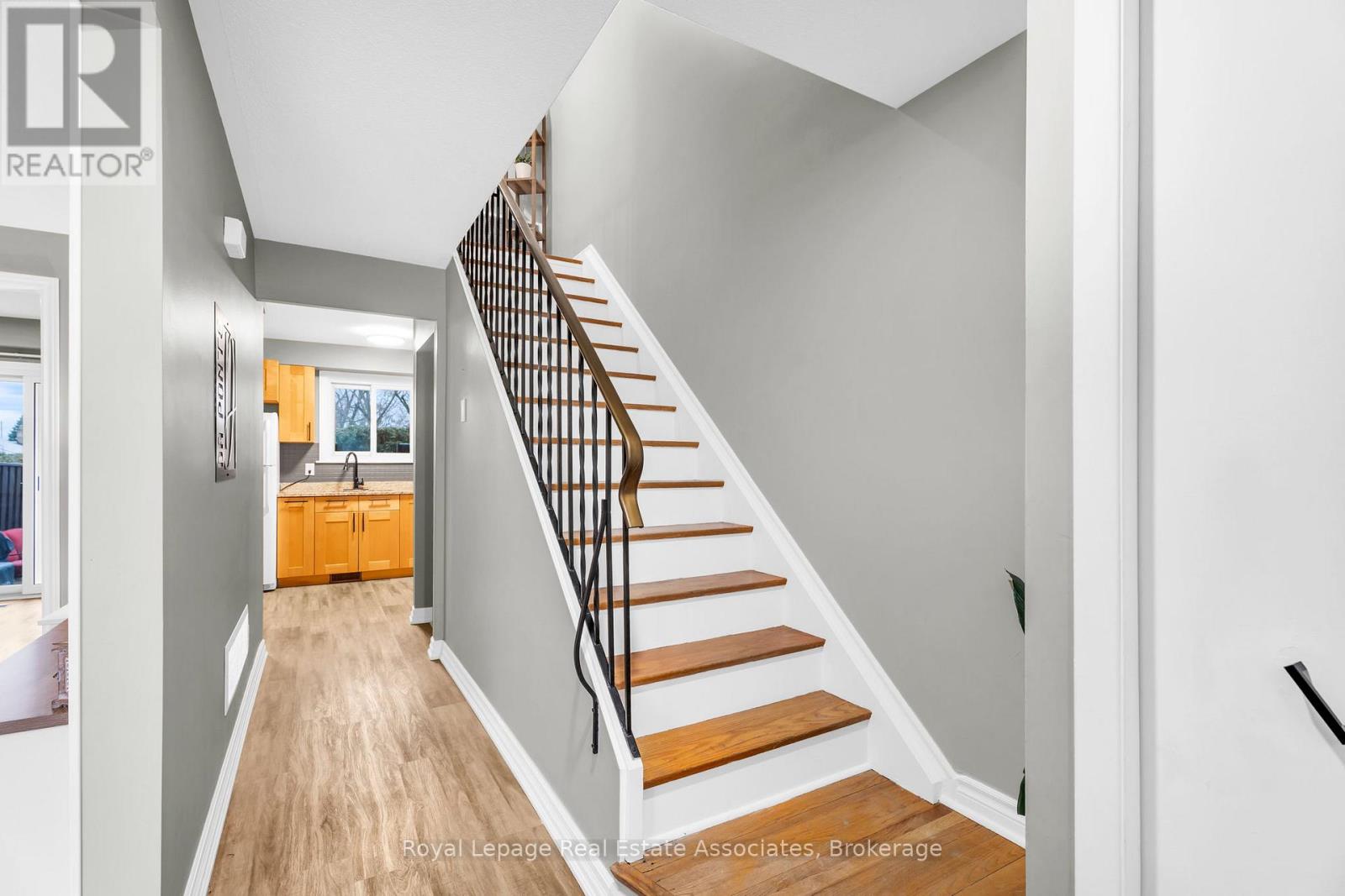 31 - 20 Mountainview Road S, Halton Hills (Georgetown), Ontario  L7G 4K3 - Photo 14 - W12886620