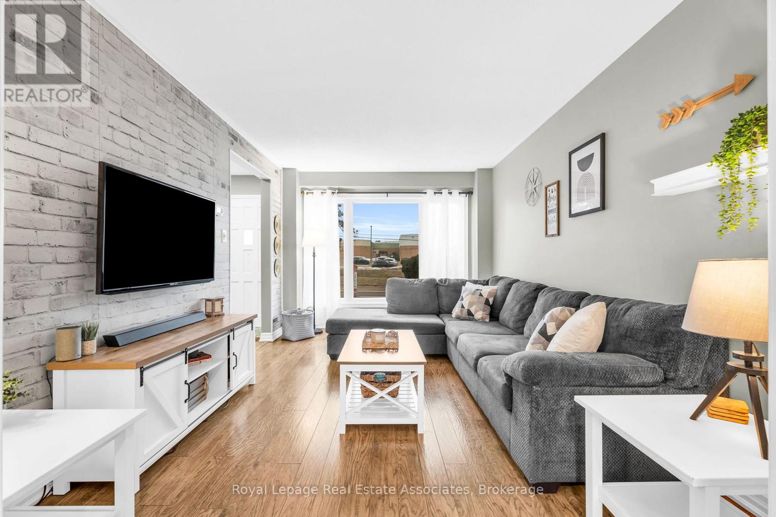 31 - 20 Mountainview Road S, Halton Hills (Georgetown), Ontario  L7G 4K3 - Photo 6 - W12886620