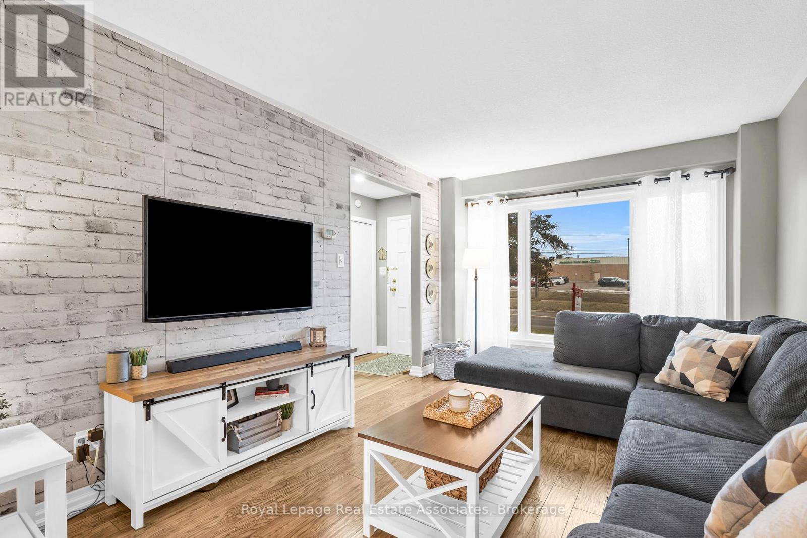 31 - 20 Mountainview Road S, Halton Hills (Georgetown), Ontario  L7G 4K3 - Photo 7 - W12886620