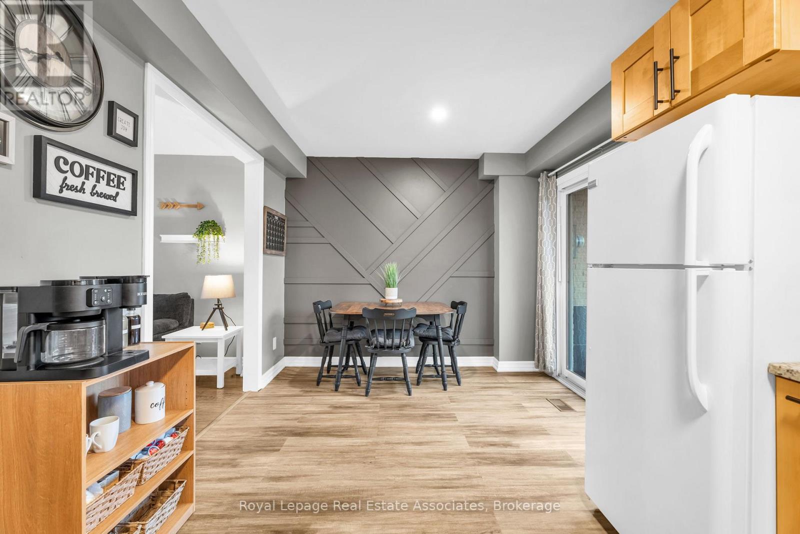 31 - 20 Mountainview Road S, Halton Hills (Georgetown), Ontario  L7G 4K3 - Photo 8 - W12886620