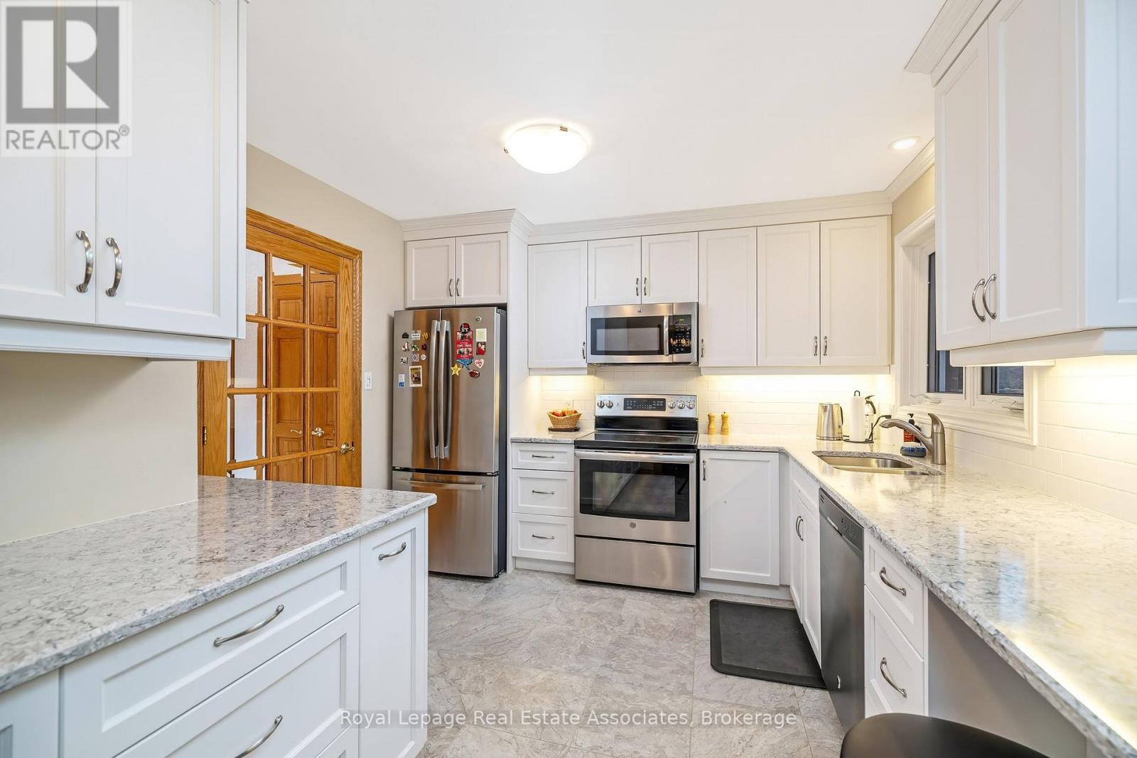 15 Stockman Crescent, Halton Hills (Georgetown), Ontario  L7G 1J5 - Photo 12 - W12887234