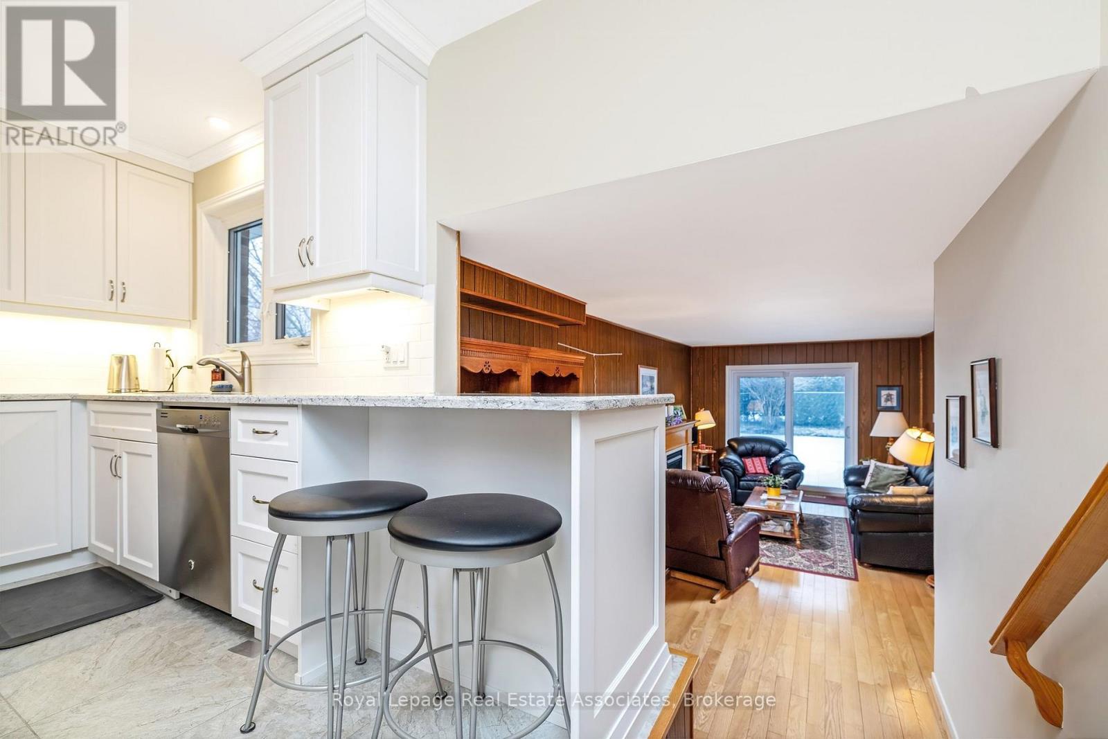 15 Stockman Crescent, Halton Hills (Georgetown), Ontario  L7G 1J5 - Photo 17 - W12887234