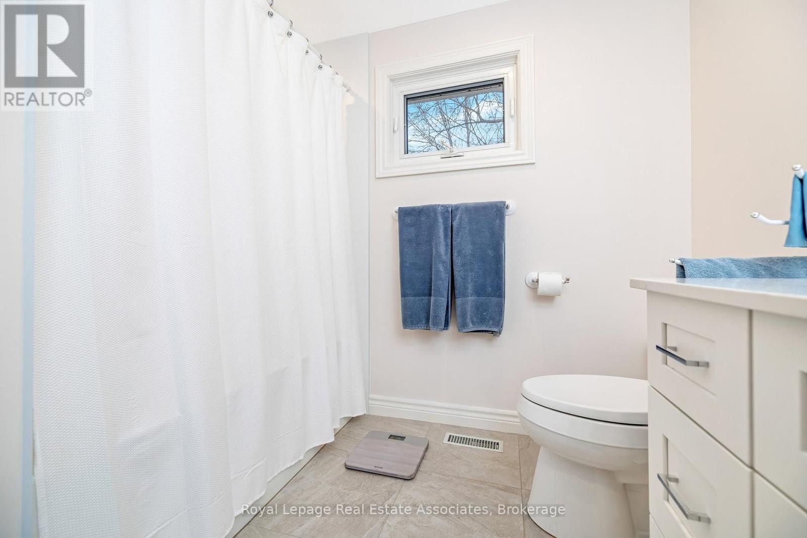 15 Stockman Crescent, Halton Hills (Georgetown), Ontario  L7G 1J5 - Photo 29 - W12887234