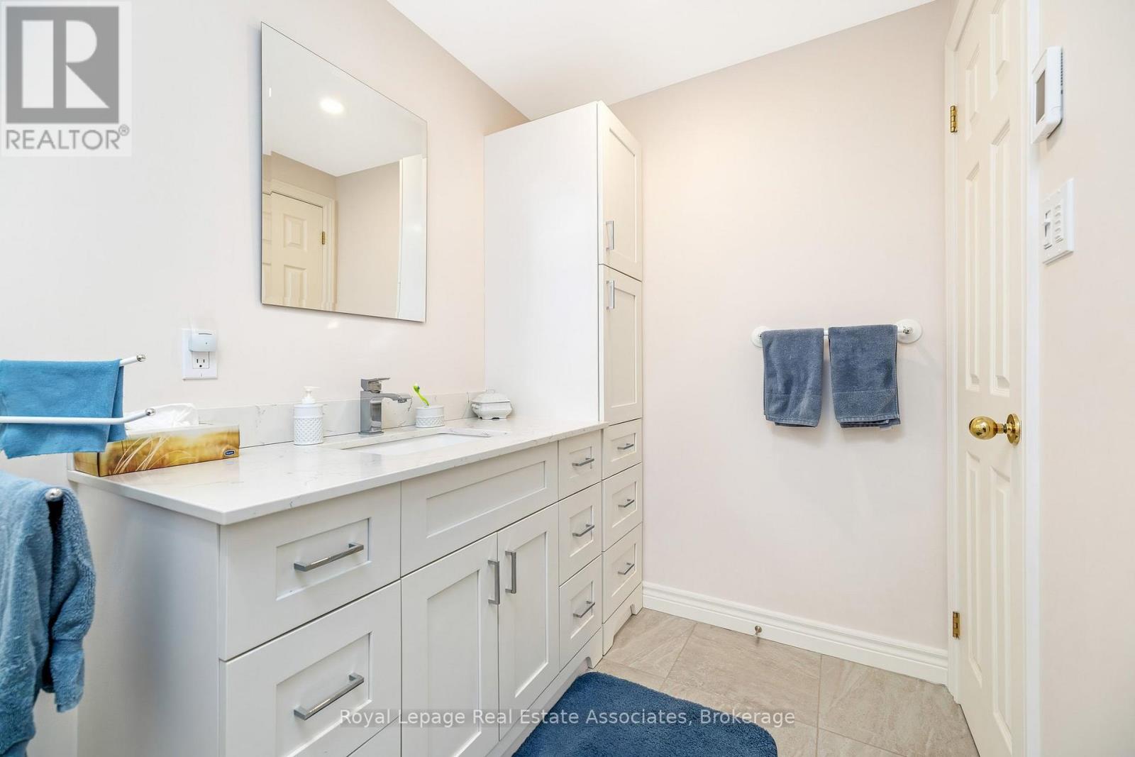 15 Stockman Crescent, Halton Hills (Georgetown), Ontario  L7G 1J5 - Photo 30 - W12887234