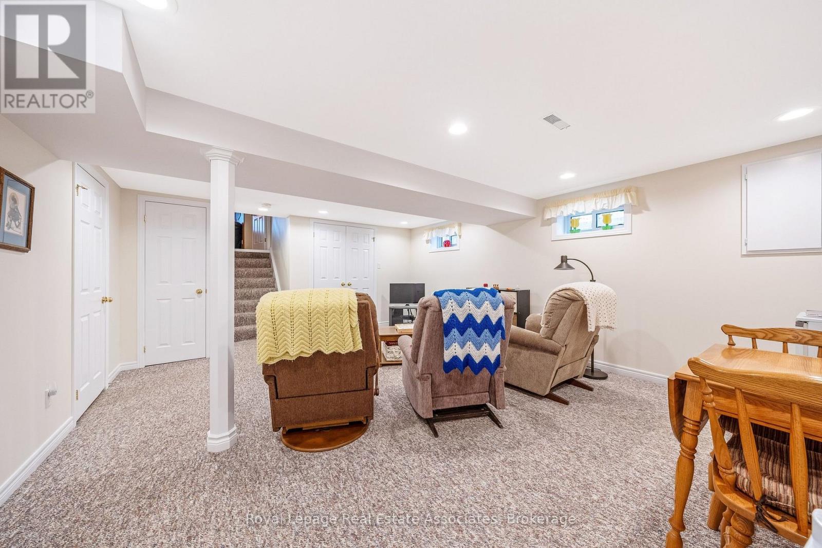 15 Stockman Crescent, Halton Hills (Georgetown), Ontario  L7G 1J5 - Photo 35 - W12887234