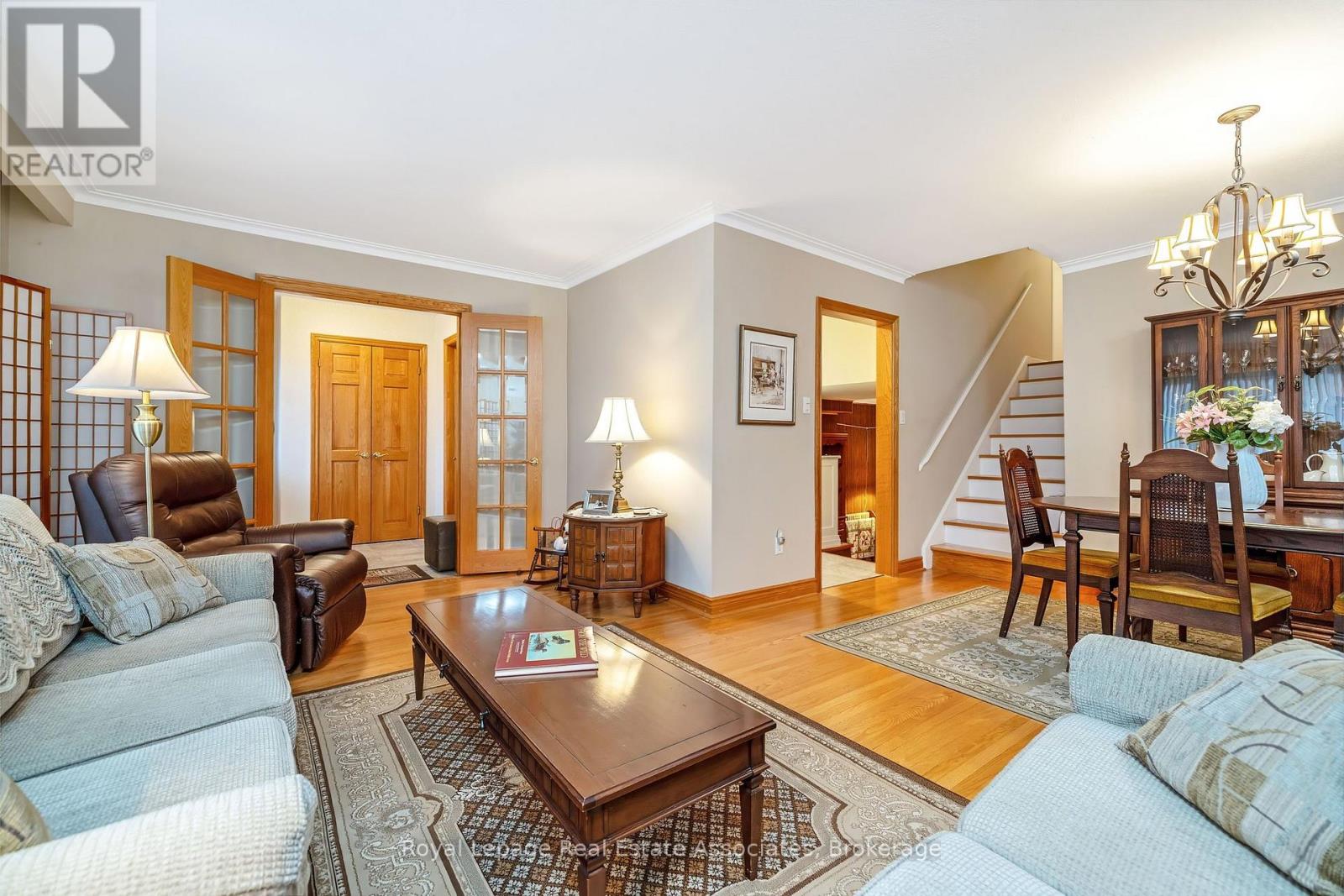 15 Stockman Crescent, Halton Hills (Georgetown), Ontario  L7G 1J5 - Photo 9 - W12887234