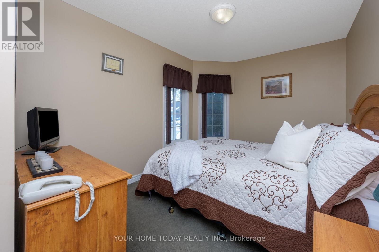 71 Doctor Moore Court, Halton Hills (Ac Acton), Ontario  L7J 3A6 - Photo 20 - W12887822