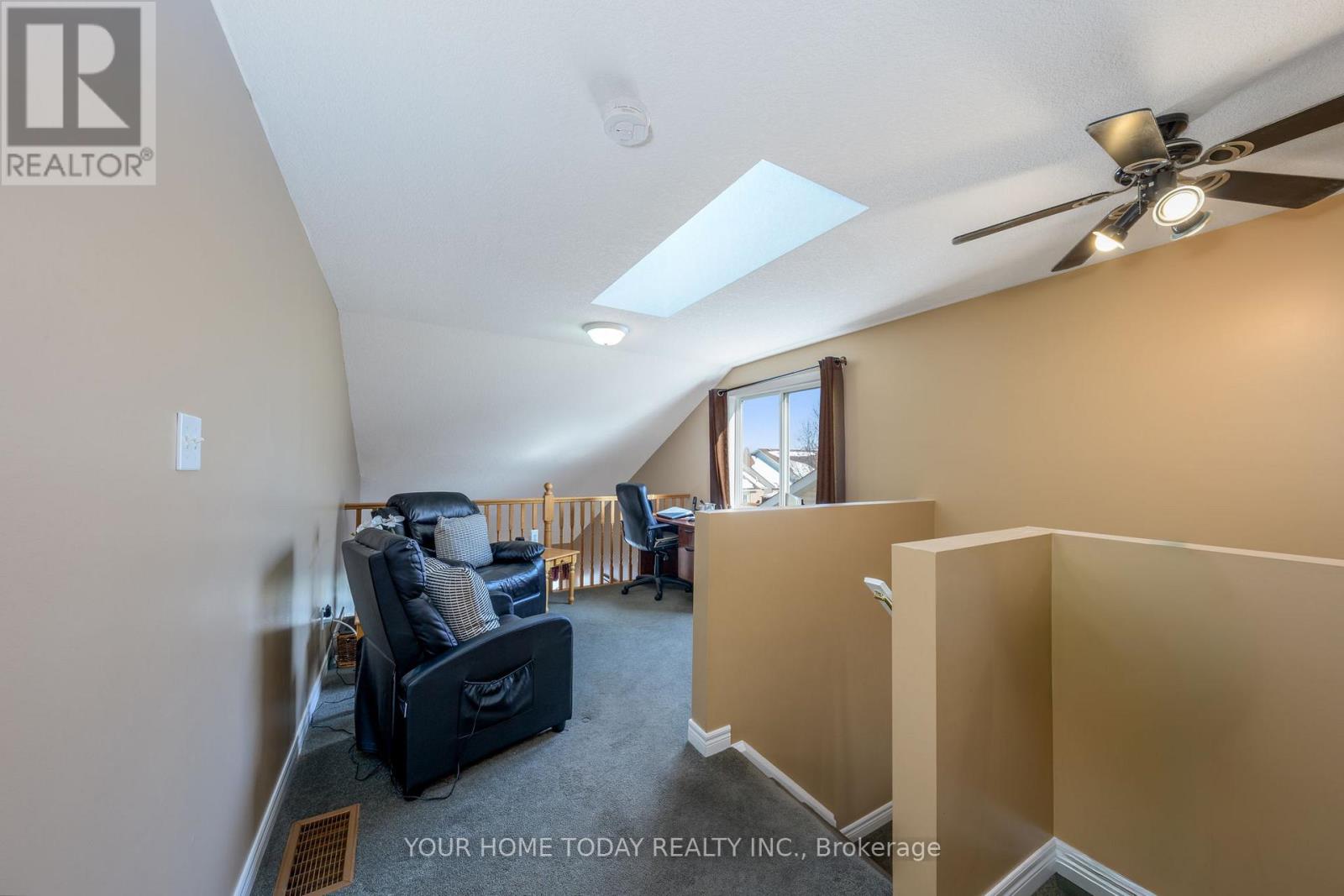 71 Doctor Moore Court, Halton Hills (Ac Acton), Ontario  L7J 3A6 - Photo 24 - W12887822