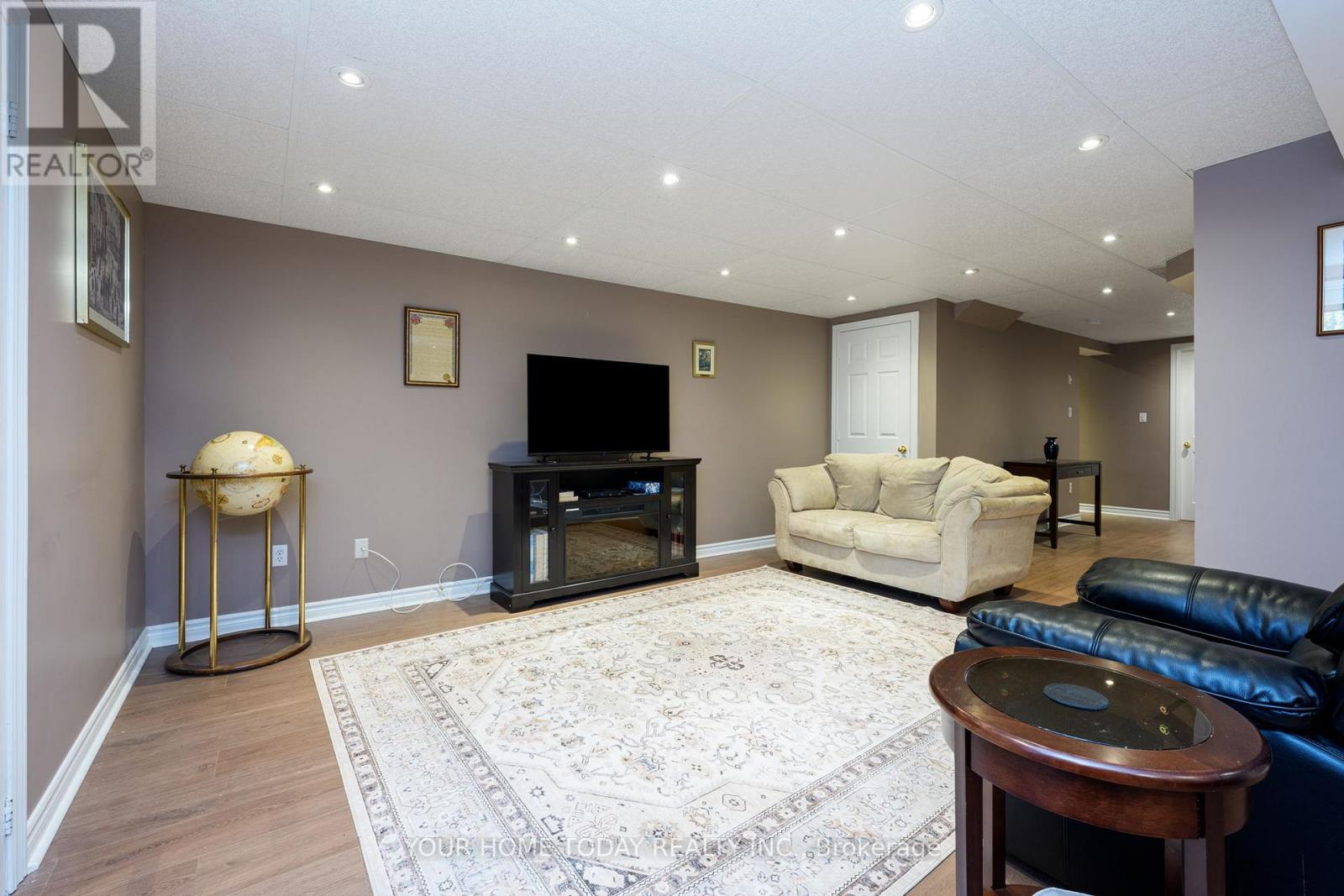 71 Doctor Moore Court, Halton Hills (Ac Acton), Ontario  L7J 3A6 - Photo 30 - W12887822