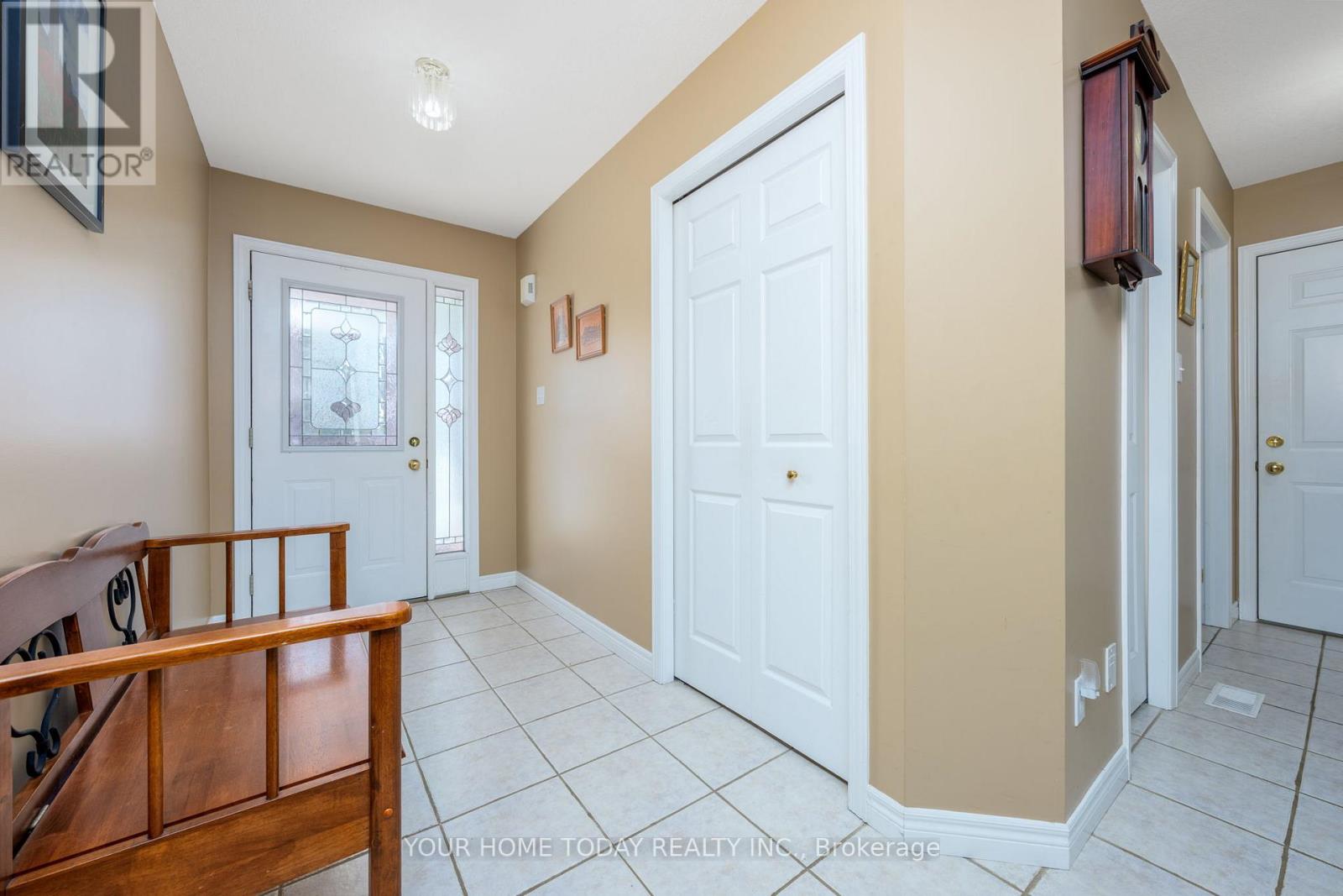 71 Doctor Moore Court, Halton Hills (Ac Acton), Ontario  L7J 3A6 - Photo 5 - W12887822