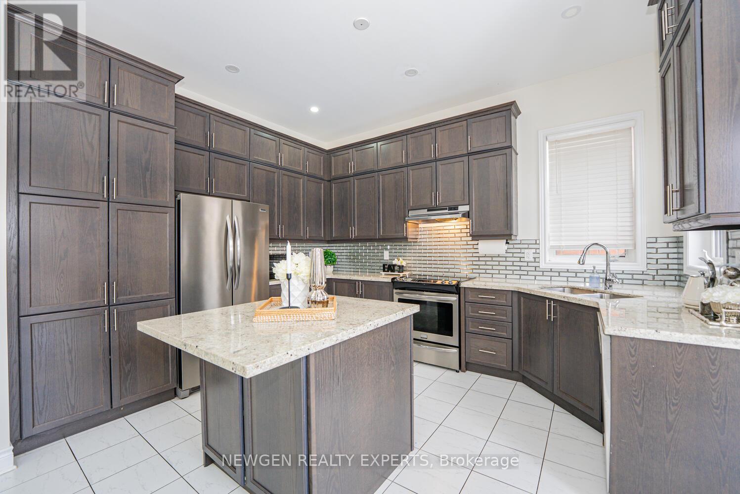 17 Monarch Drive, Halton Hills (Georgetown), Ontario  L7G 0H9 - Photo 16 - W12887980