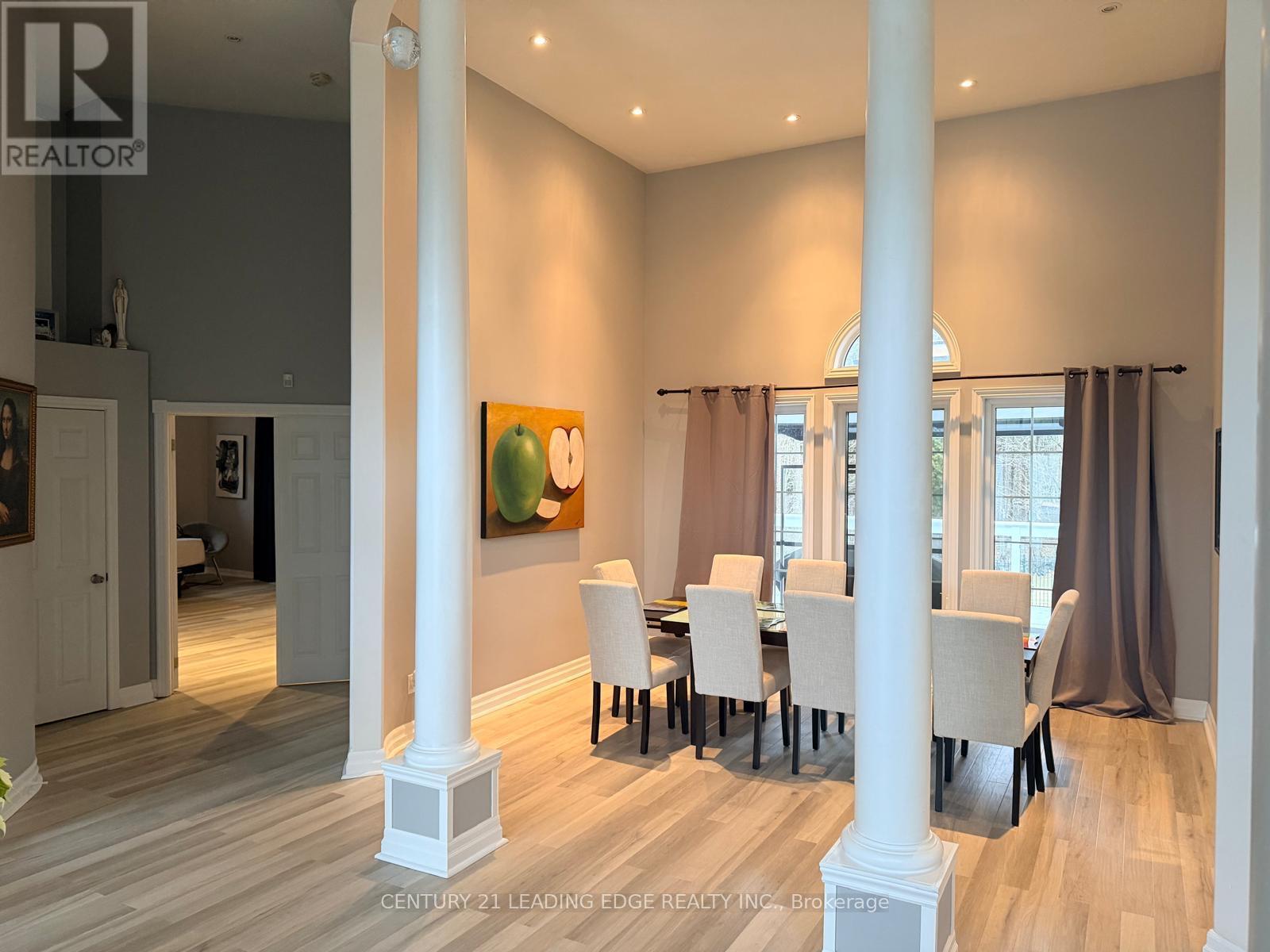 5165 Pineridge Drive, Milton (Na Rural Nassagaweya), Ontario  L7J 2L7 - Photo 3 - W12890348