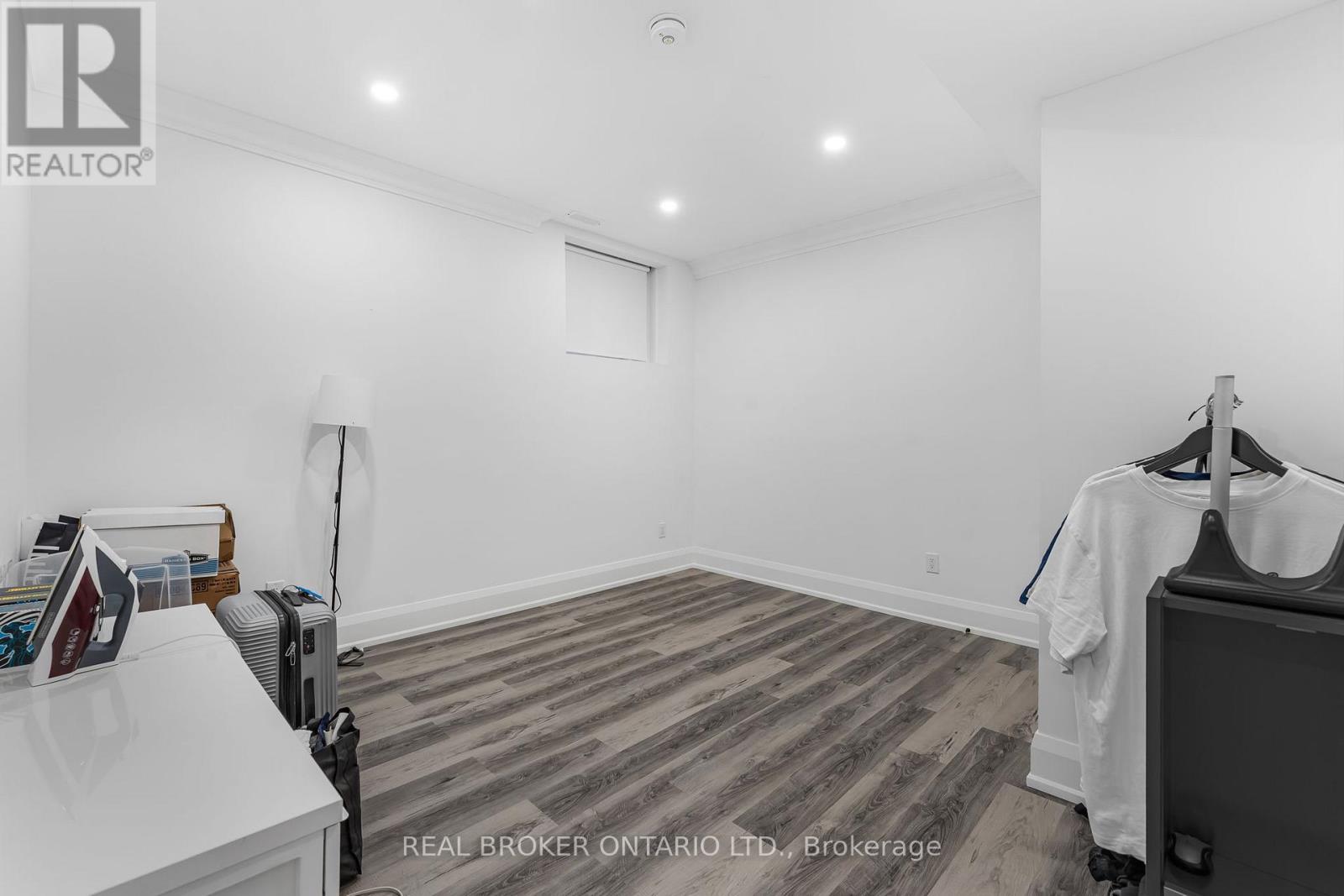Bsmt - 330 Maple Avenue, Halton Hills (Georgetown), Ontario  L7G 1X1 - Photo 13 - W12890428