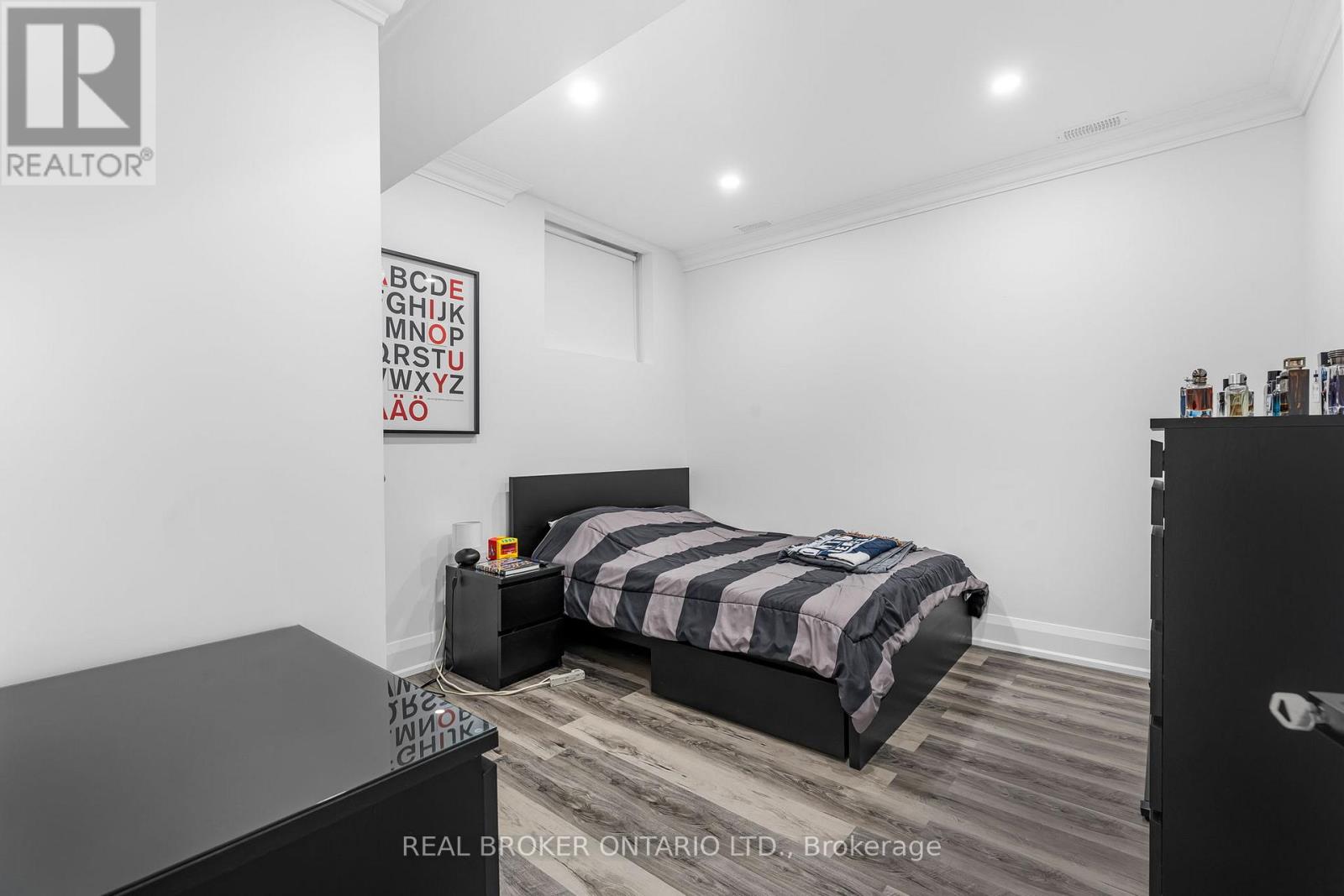 Bsmt - 330 Maple Avenue, Halton Hills (Georgetown), Ontario  L7G 1X1 - Photo 16 - W12890428