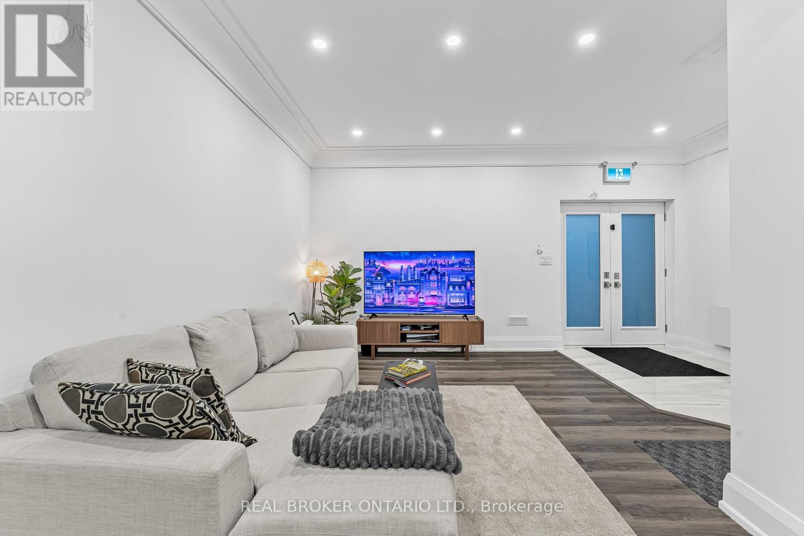 Bsmt - 330 Maple Avenue, Halton Hills (Georgetown), Ontario  L7G 1X1 - Photo 7 - W12890428