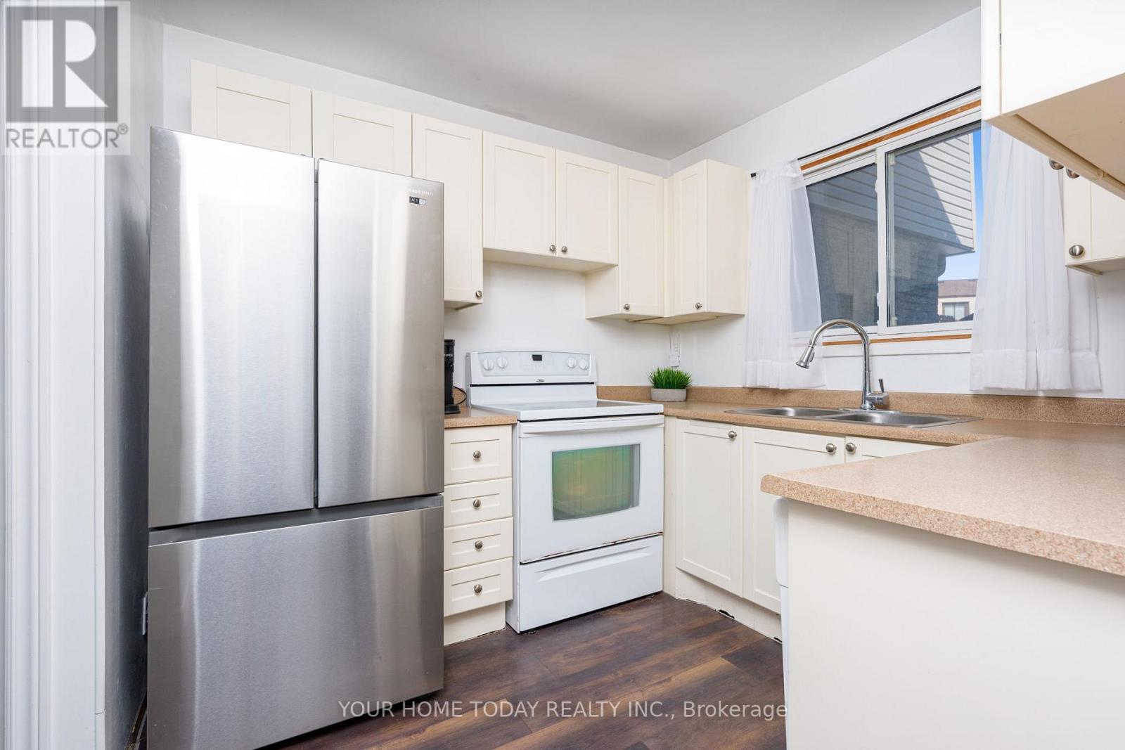 29 - 108 Sinclair Avenue, Halton Hills (Georgetown), Ontario  L7G 1J4 - Photo 15 - W12890800