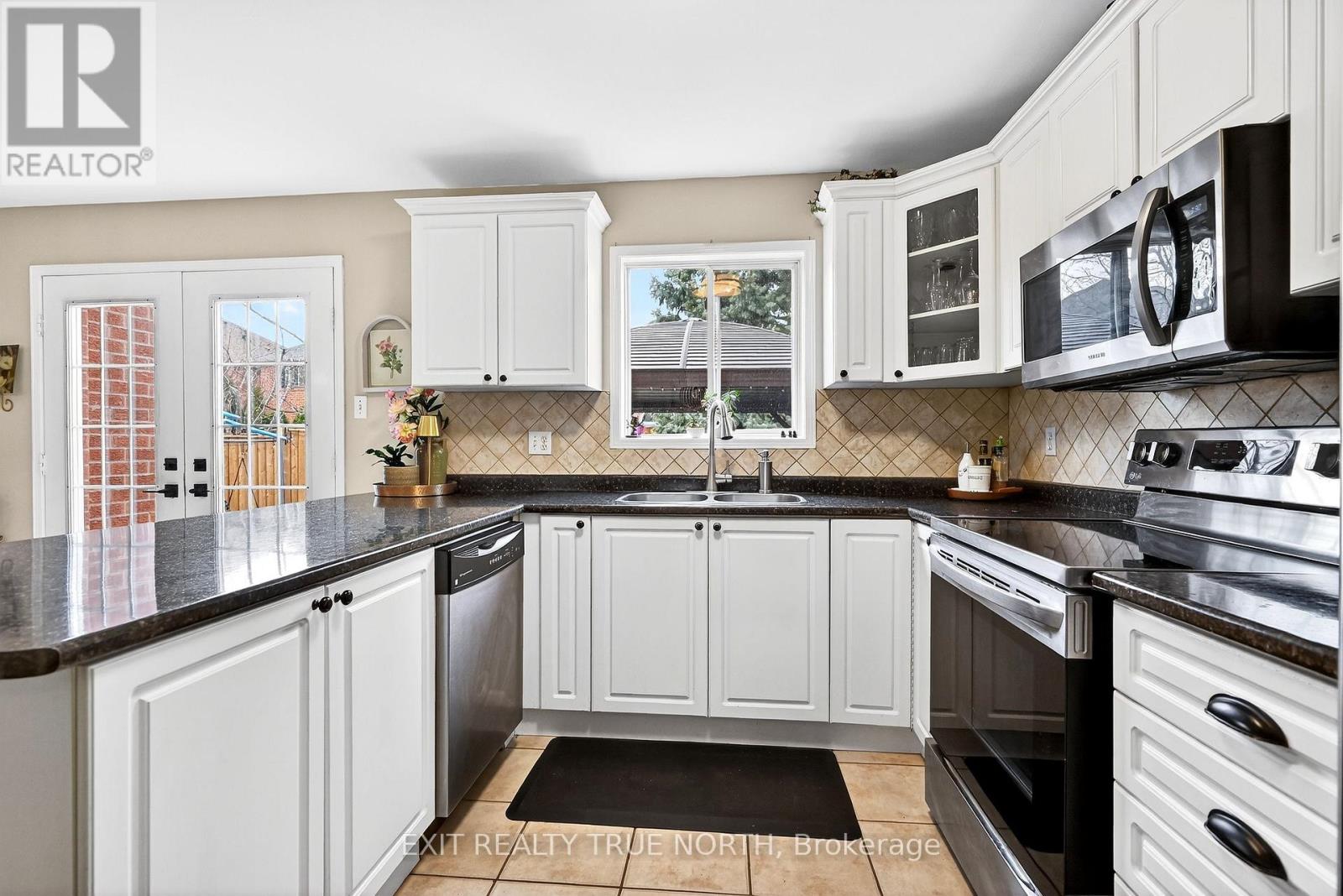 17 Chester Crescent, Halton Hills (Georgetown), Ontario  L7G 5W5 - Photo 12 - W12891792