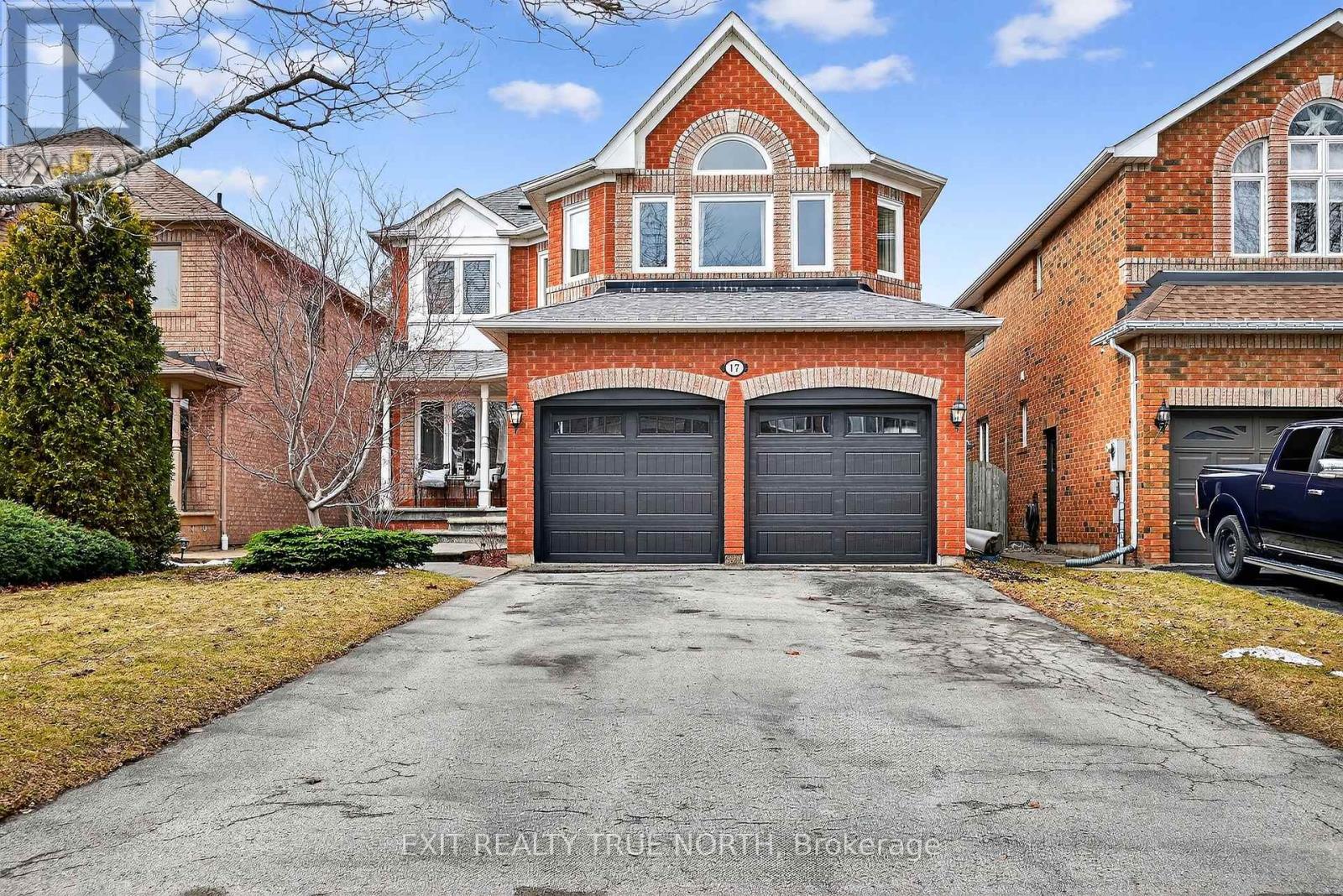 17 Chester Crescent, Halton Hills (Georgetown), Ontario  L7G 5W5 - Photo 2 - W12891792