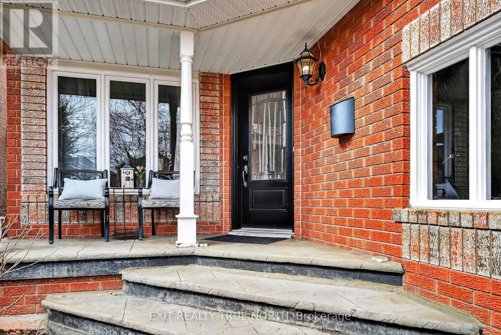 17 Chester Crescent, Halton Hills (Georgetown), Ontario  L7G 5W5 - Photo 3 - W12891792