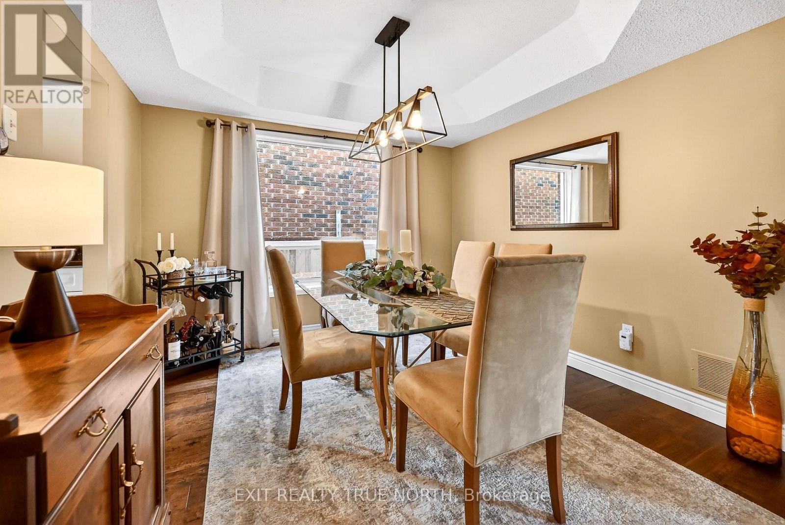 17 Chester Crescent, Halton Hills (Georgetown), Ontario  L7G 5W5 - Photo 8 - W12891792