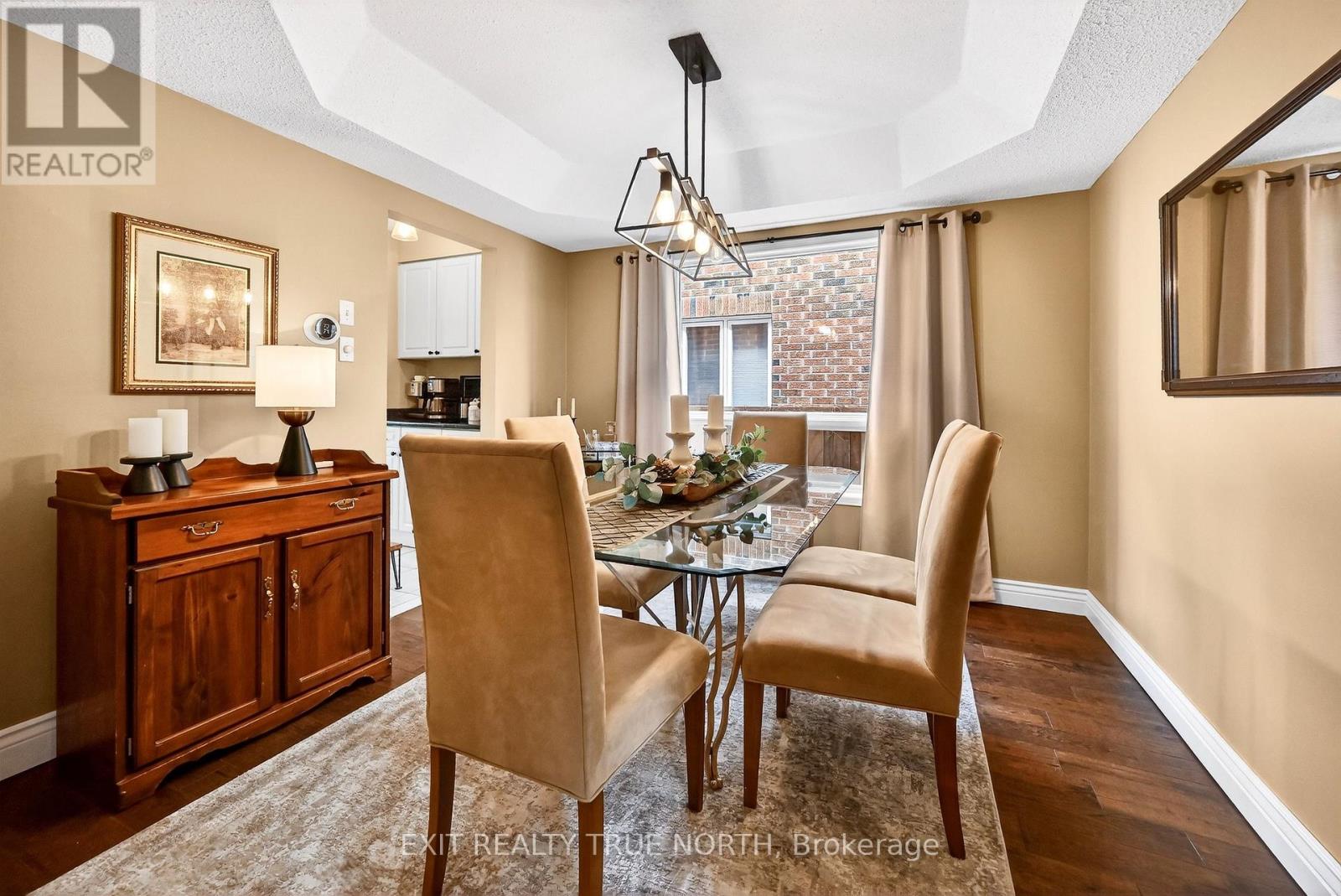 17 Chester Crescent, Halton Hills (Georgetown), Ontario  L7G 5W5 - Photo 9 - W12891792