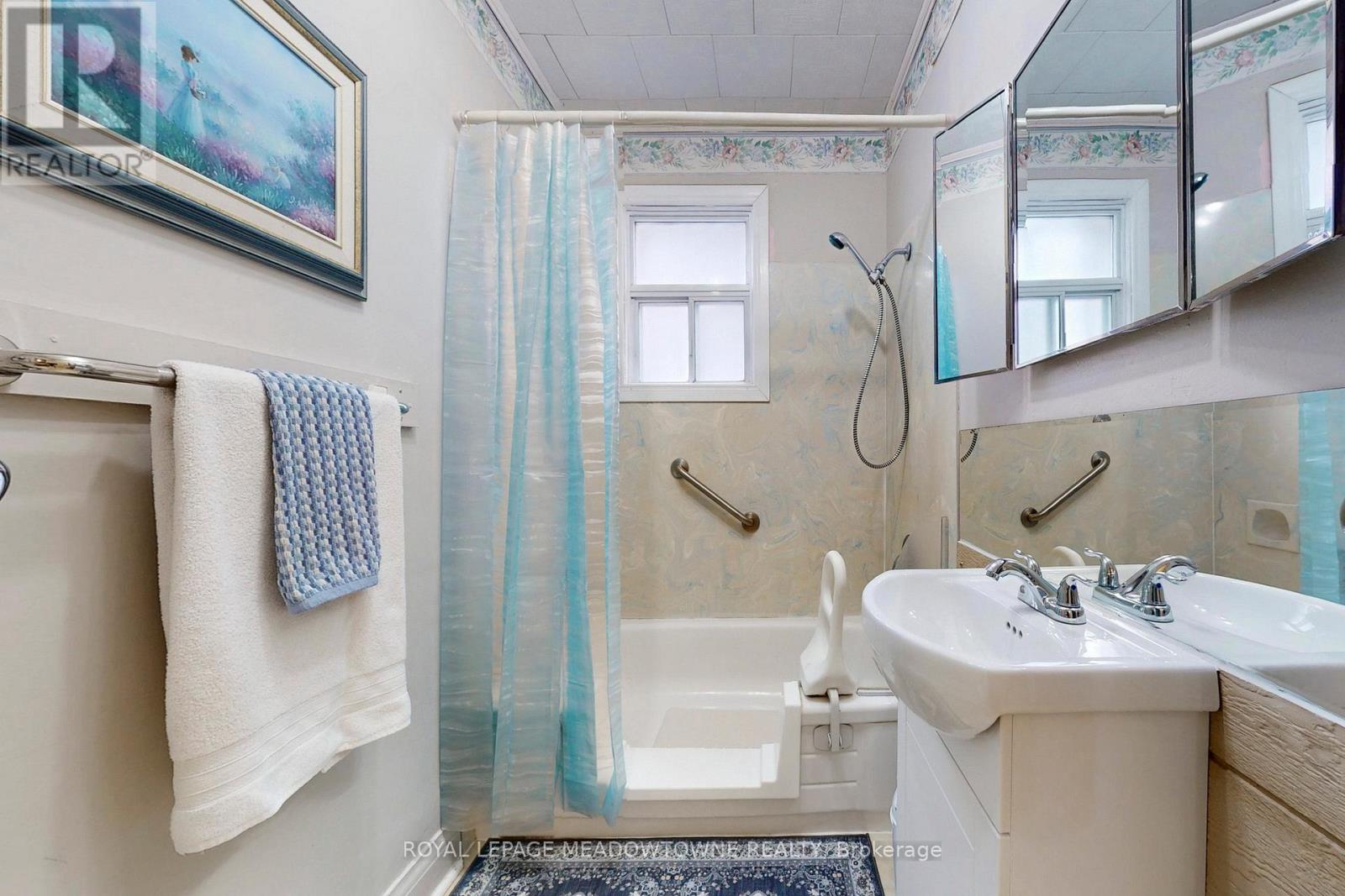 43 Cobblehill Road, Halton Hills (Ac Acton), Ontario  L7J 1P1 - Photo 20 - W12893204