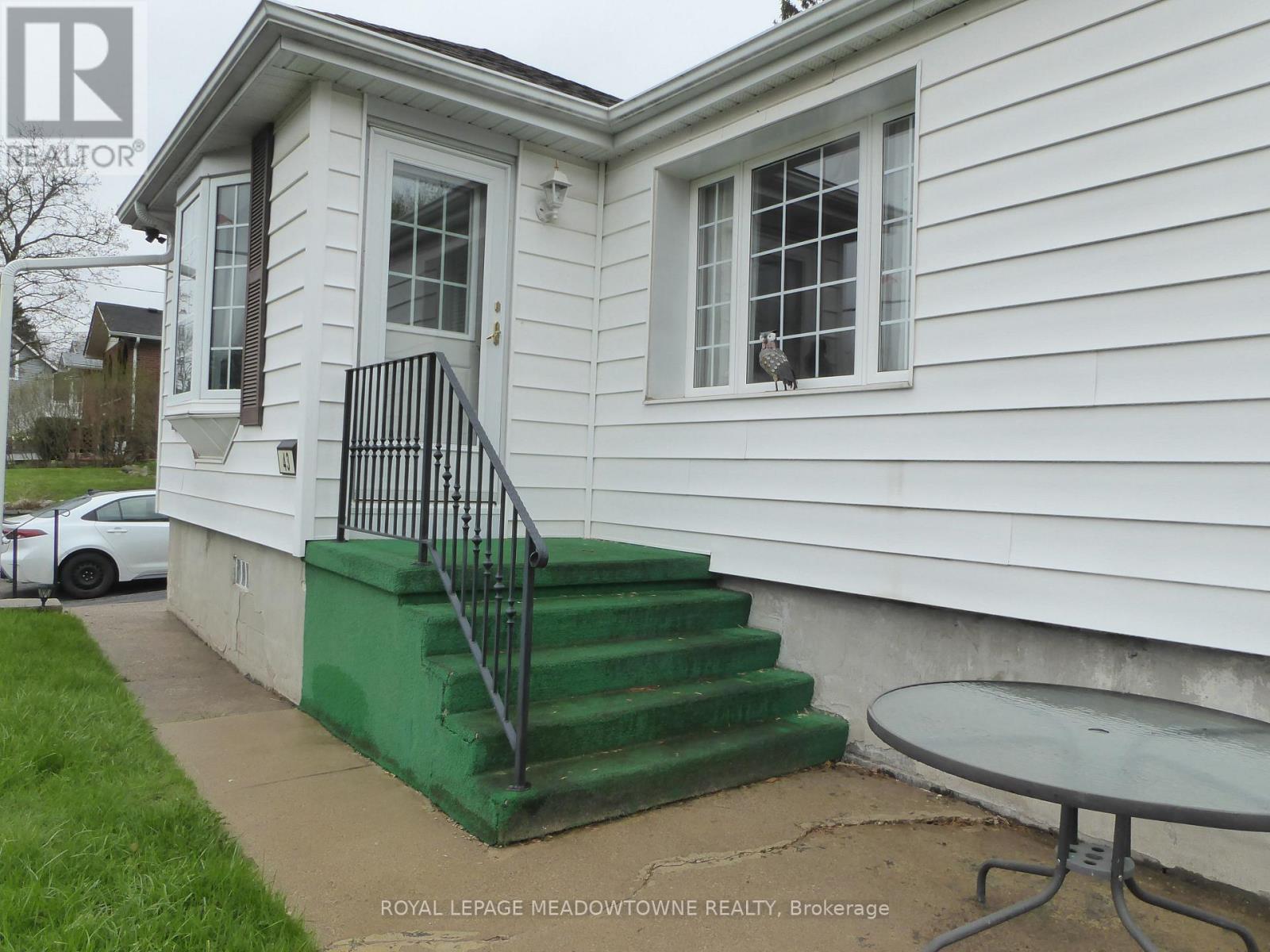 43 Cobblehill Road, Halton Hills (Ac Acton), Ontario  L7J 1P1 - Photo 38 - W12893204