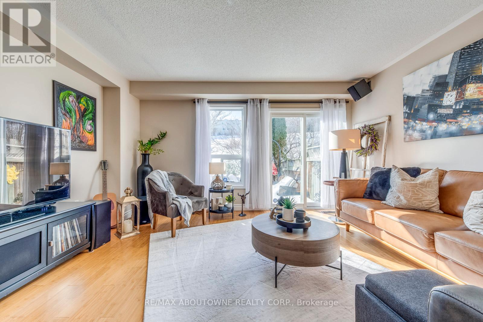 34 Palomino Trail, Halton Hills (Georgetown), Ontario  L7G 6E9 - Photo 17 - W12894824