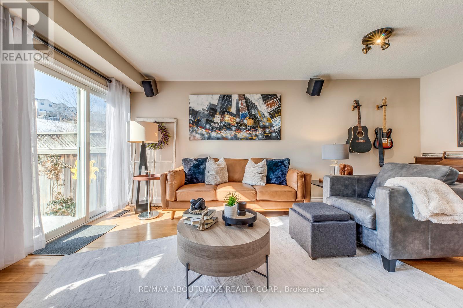 34 Palomino Trail, Halton Hills (Georgetown), Ontario  L7G 6E9 - Photo 20 - W12894824