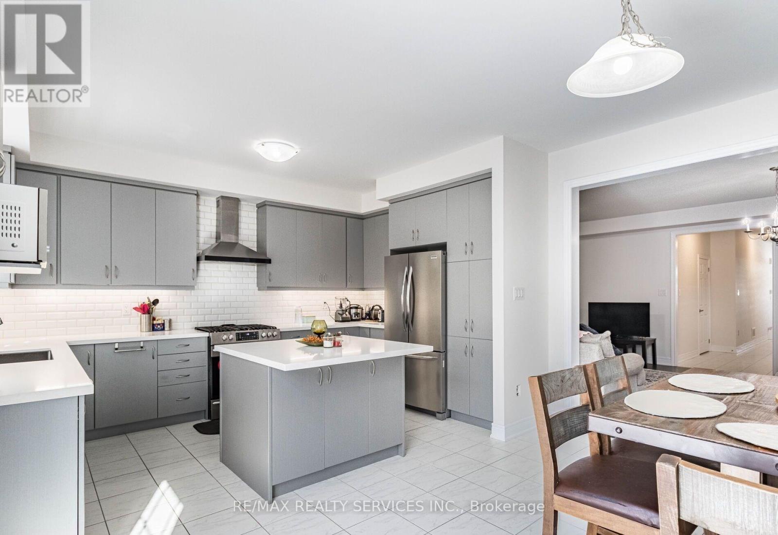 17 Overstone Road E, Halton Hills (Georgetown), Ontario  L7G 0M9 - Photo 10 - W12894892