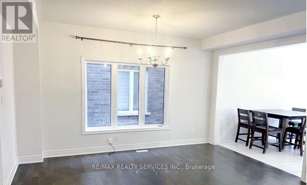 17 Overstone Road E, Halton Hills (Georgetown), Ontario  L7G 0M9 - Photo 4 - W12894892