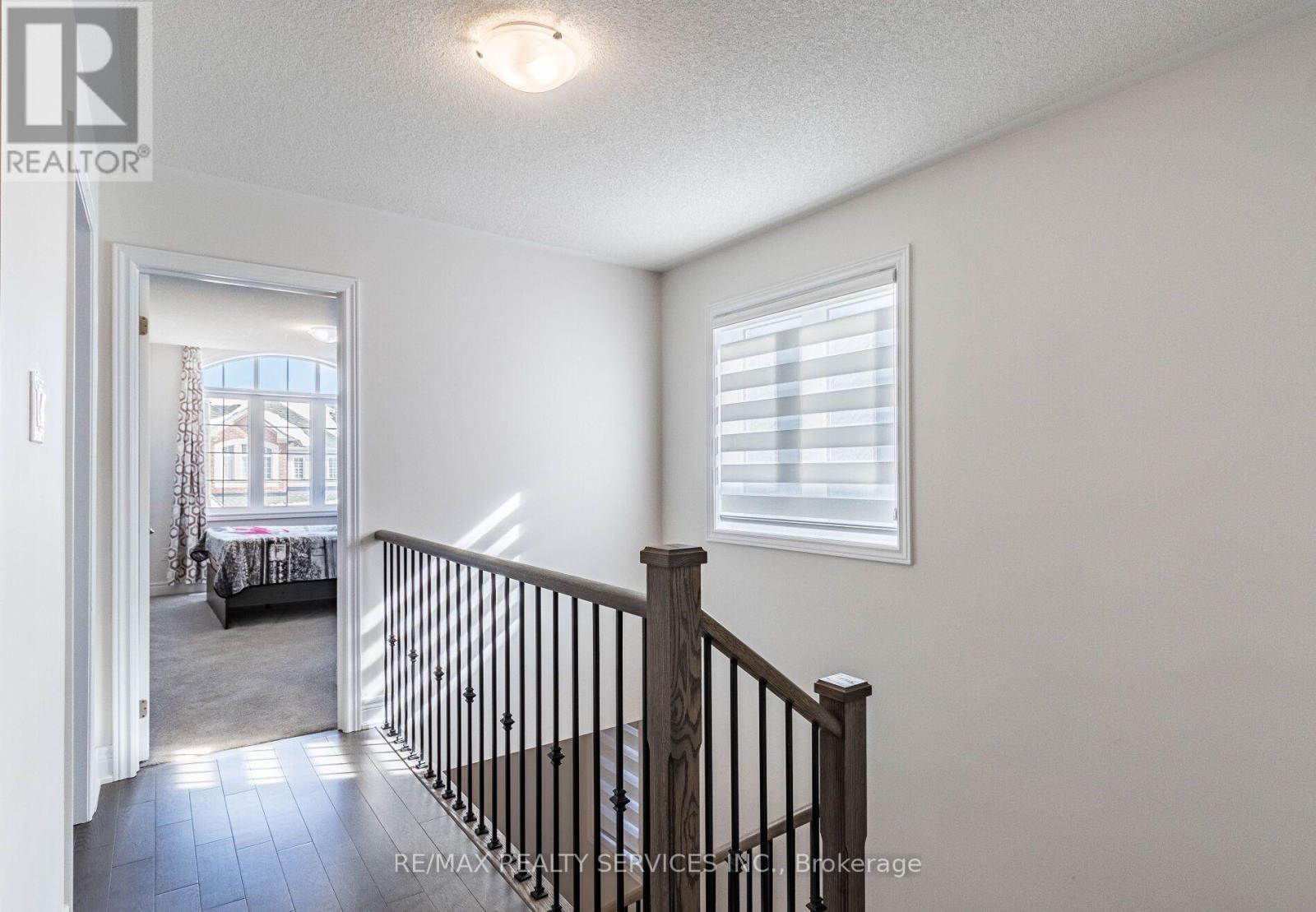 17 Overstone Road E, Halton Hills (Georgetown), Ontario  L7G 0M9 - Photo 7 - W12894892