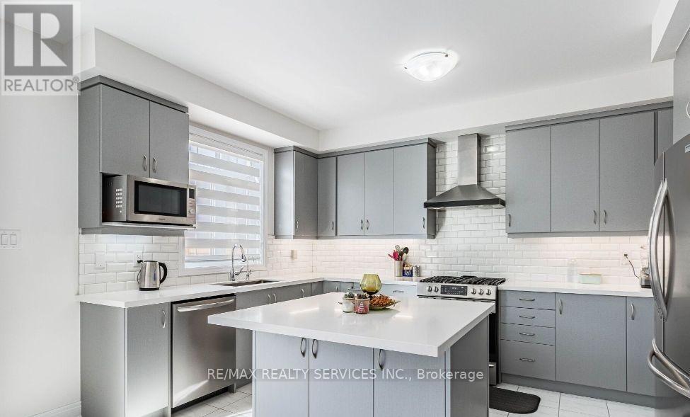 17 Overstone Road E, Halton Hills (Georgetown), Ontario  L7G 0M9 - Photo 9 - W12894892