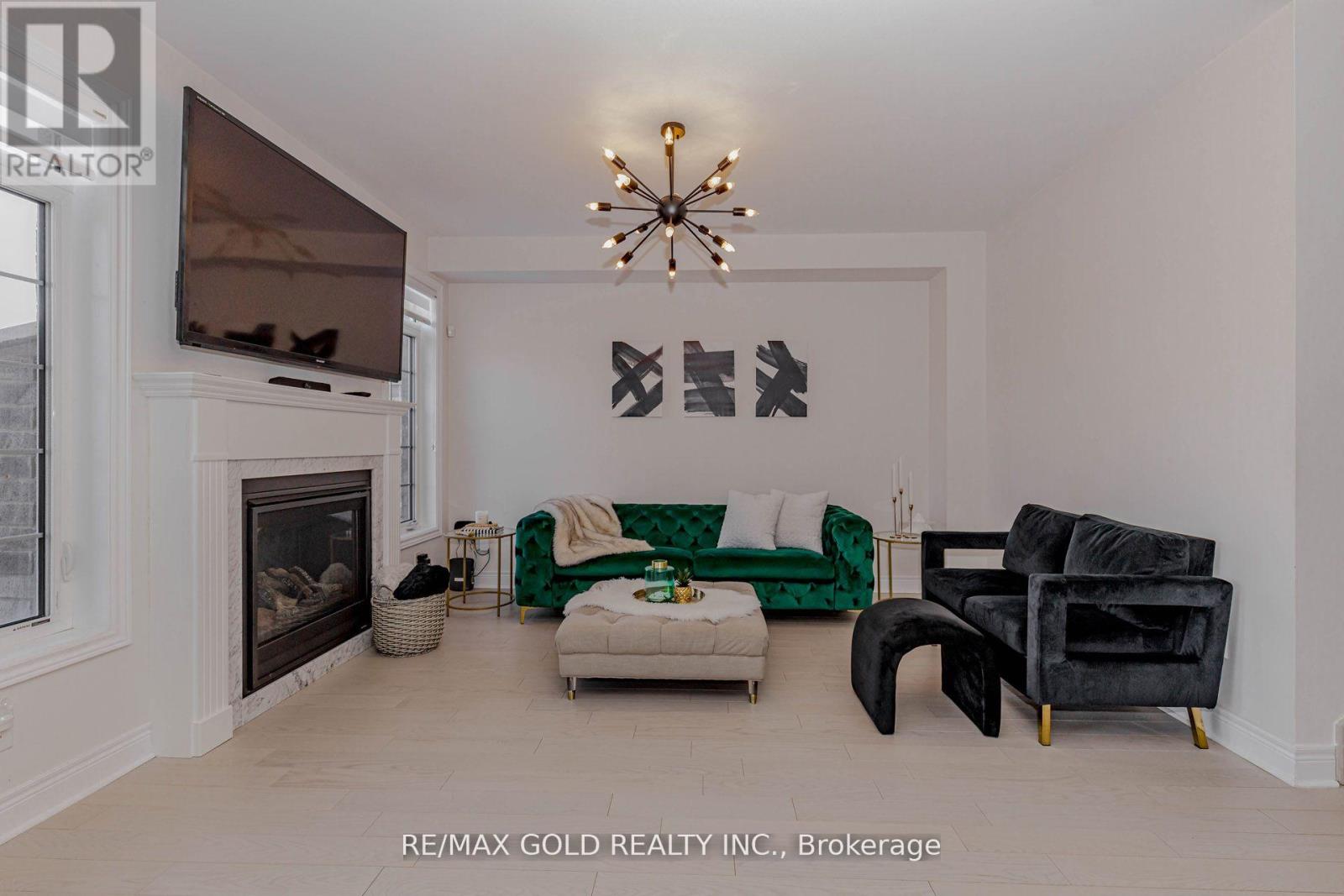 18 Branigan Crescent, Halton Hills (Georgetown), Ontario  L7G 0N2 - Photo 12 - W12895312