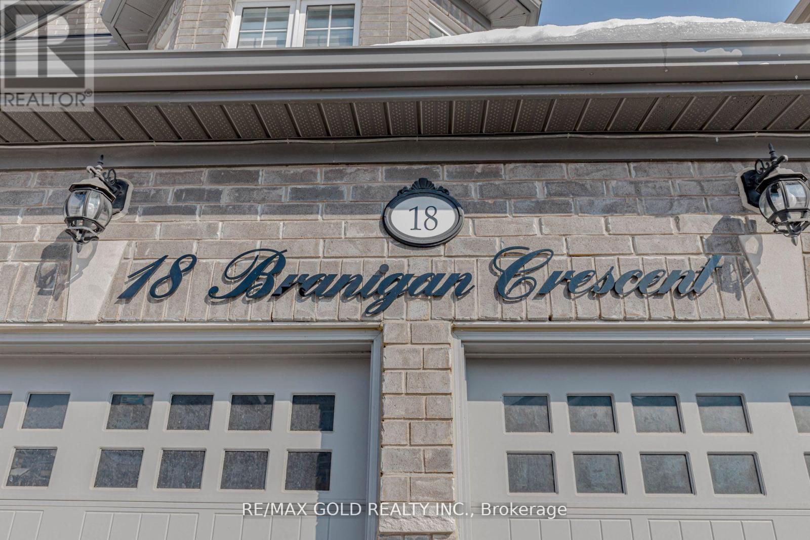 18 Branigan Crescent, Halton Hills (Georgetown), Ontario  L7G 0N2 - Photo 3 - W12895312