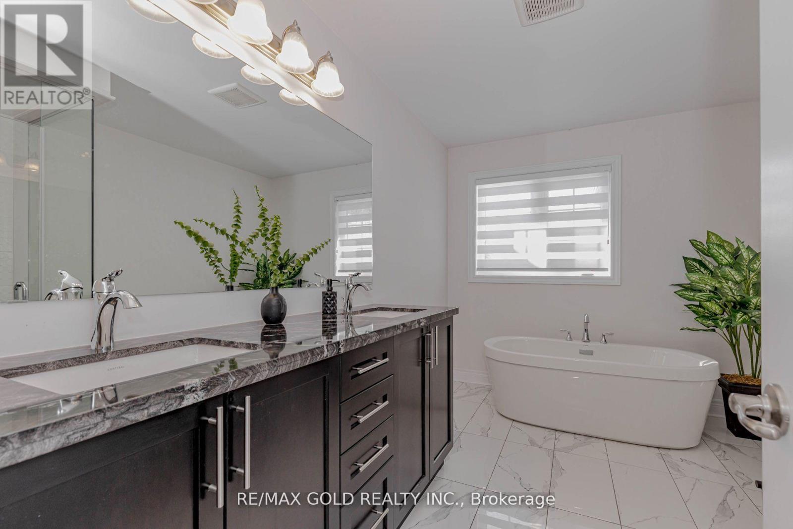 18 Branigan Crescent, Halton Hills (Georgetown), Ontario  L7G 0N2 - Photo 35 - W12895312