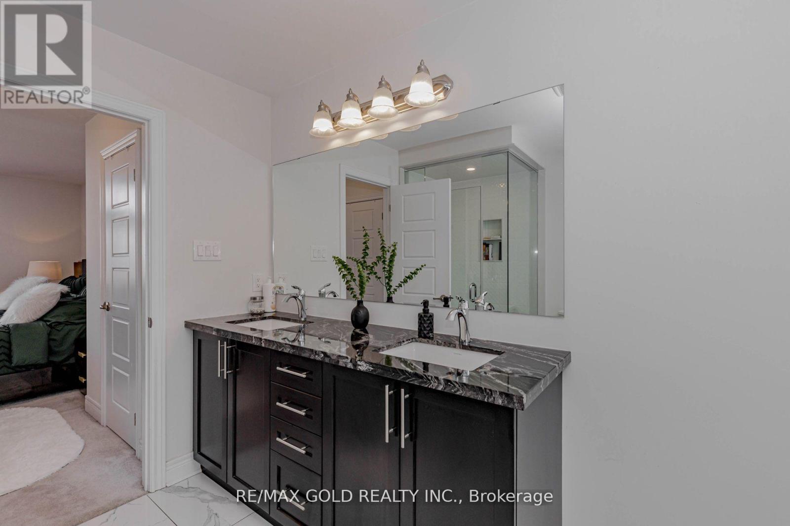 18 Branigan Crescent, Halton Hills (Georgetown), Ontario  L7G 0N2 - Photo 36 - W12895312