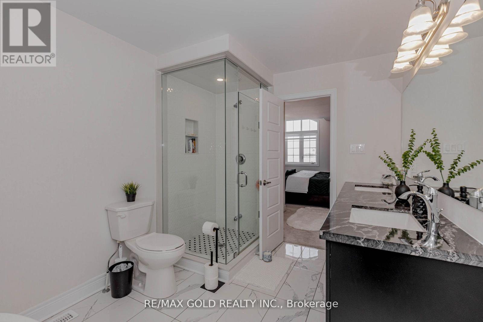 18 Branigan Crescent, Halton Hills (Georgetown), Ontario  L7G 0N2 - Photo 37 - W12895312