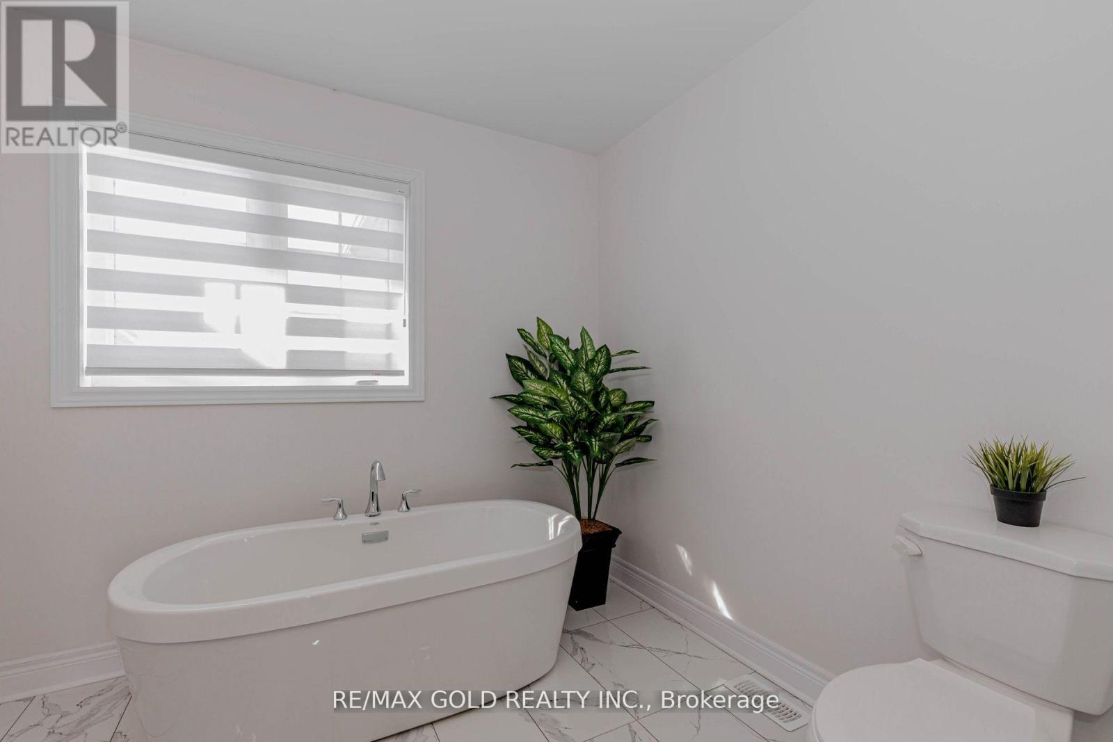 18 Branigan Crescent, Halton Hills (Georgetown), Ontario  L7G 0N2 - Photo 38 - W12895312