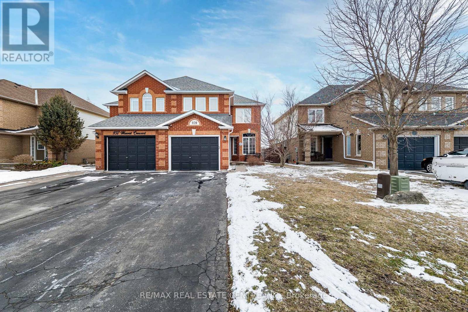 109 Mowat Crescent, Halton Hills (Georgetown), Ontario  L7G 6C7 - Photo 1 - W12898304