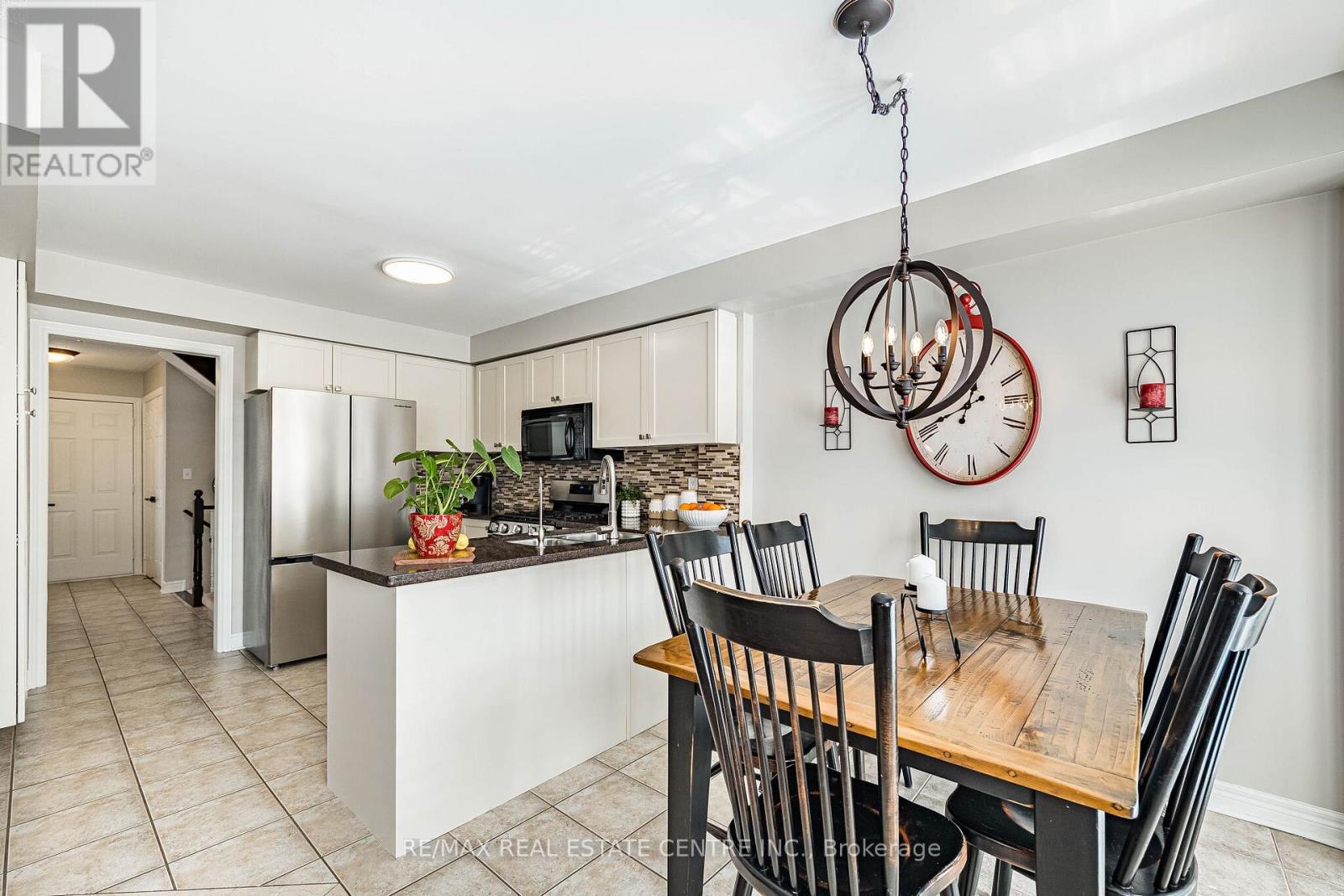 109 Mowat Crescent, Halton Hills (Georgetown), Ontario  L7G 6C7 - Photo 13 - W12898304