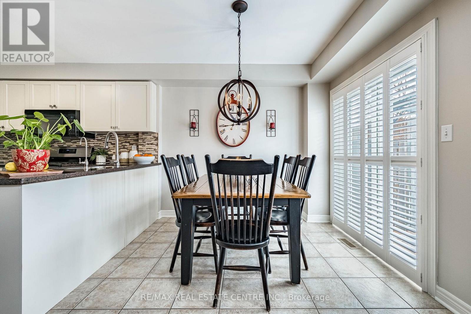 109 Mowat Crescent, Halton Hills (Georgetown), Ontario  L7G 6C7 - Photo 17 - W12898304