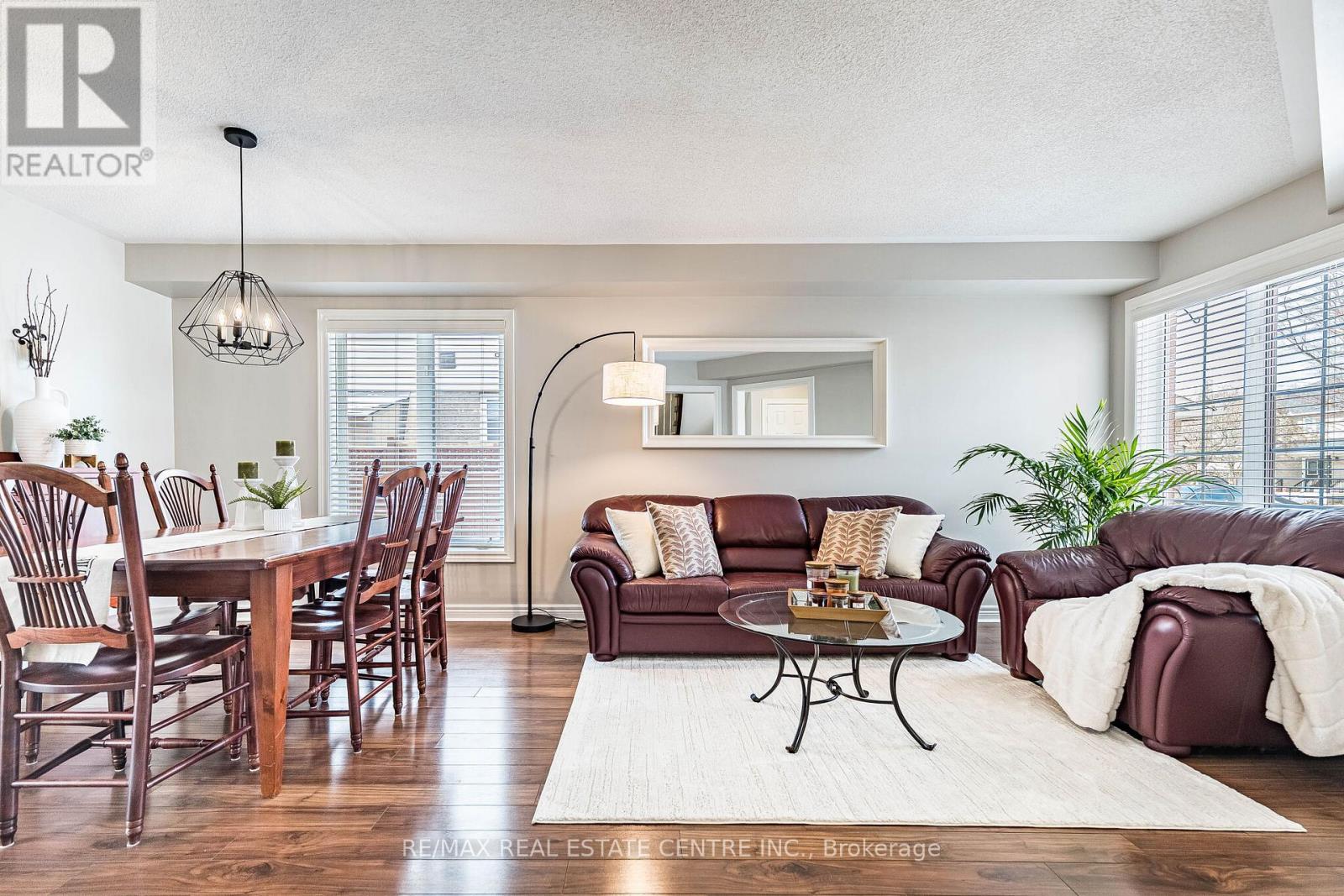 109 Mowat Crescent, Halton Hills (Georgetown), Ontario  L7G 6C7 - Photo 8 - W12898304